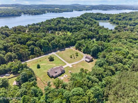 371 Pin Oak Drive Rockwood TN 37854