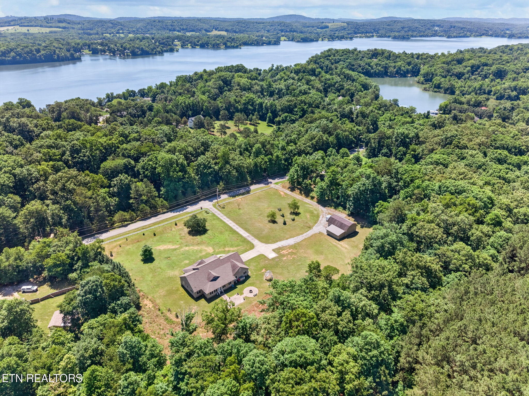 371 Pin Oak Drive Rockwood TN 37854