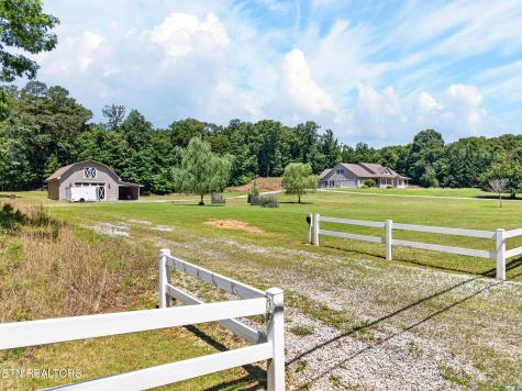 371 Pin Oak Drive Rockwood TN 37854