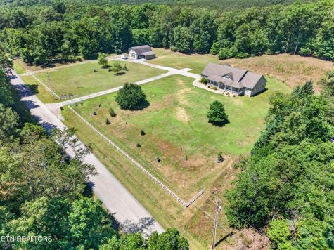 371 Pin Oak Drive Rockwood TN 37854