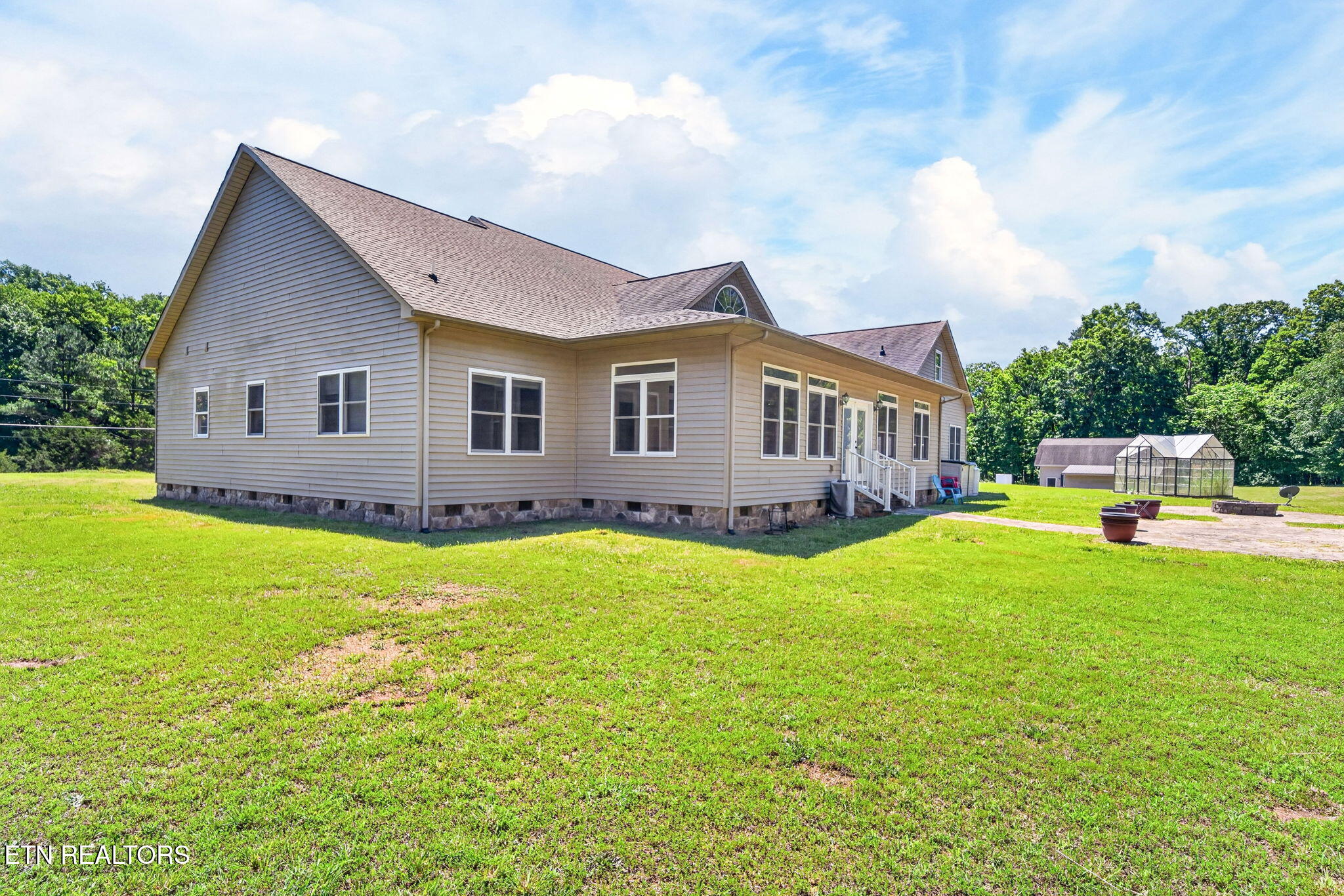 371 Pin Oak Drive Rockwood TN 37854