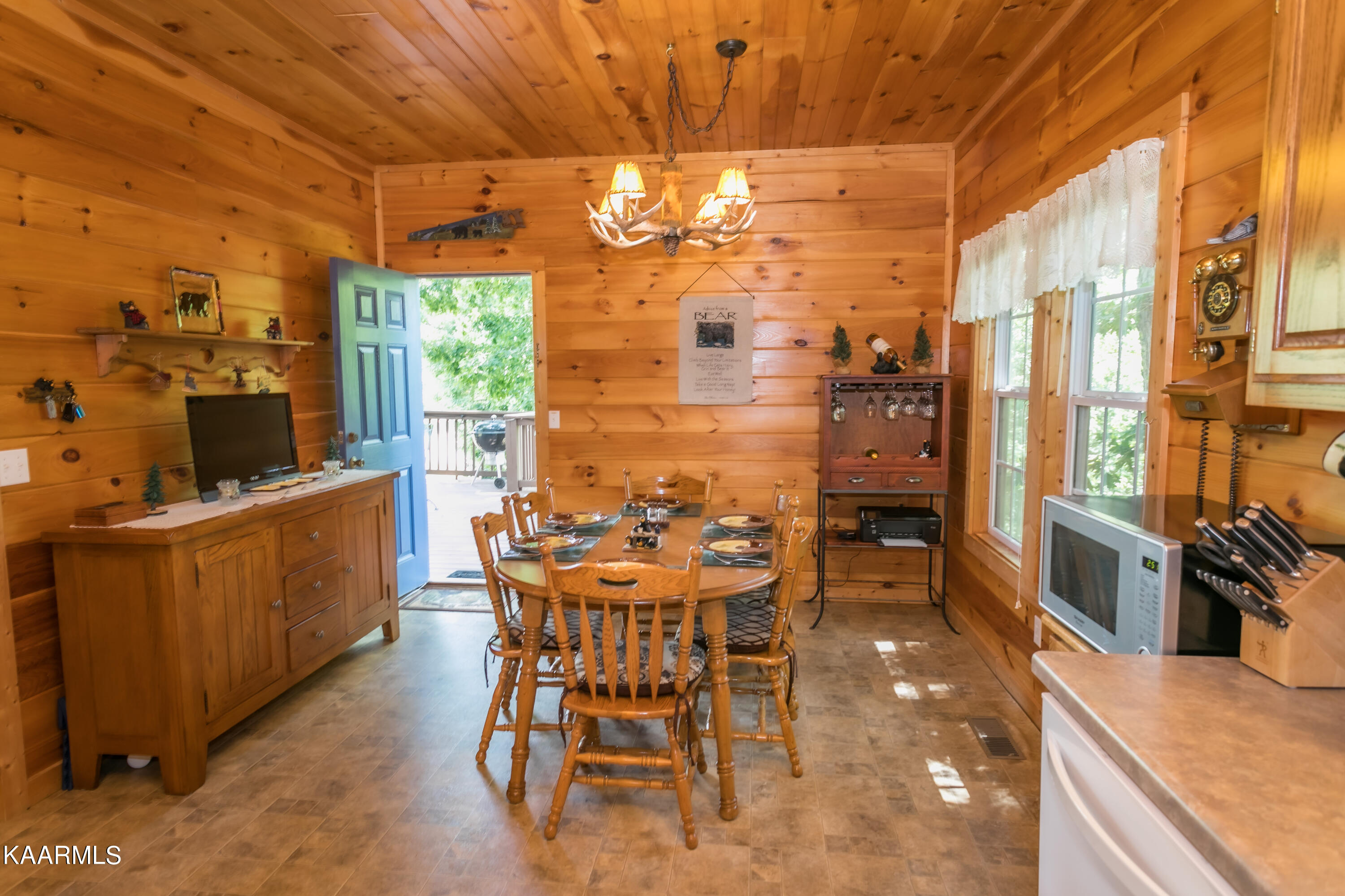 3390 Robeson Road Sevierville TN 37862