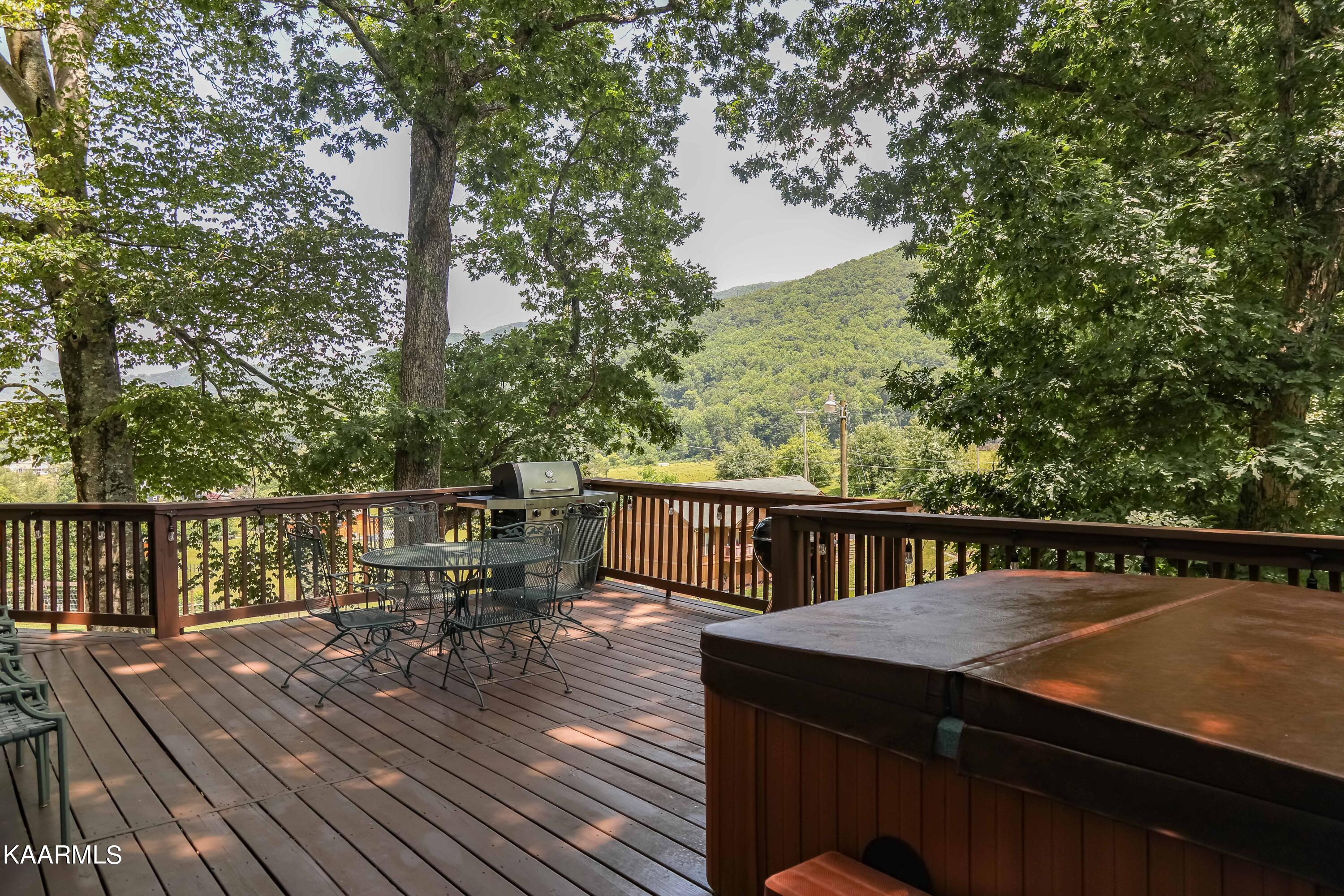 3390 Robeson Road Sevierville TN 37862