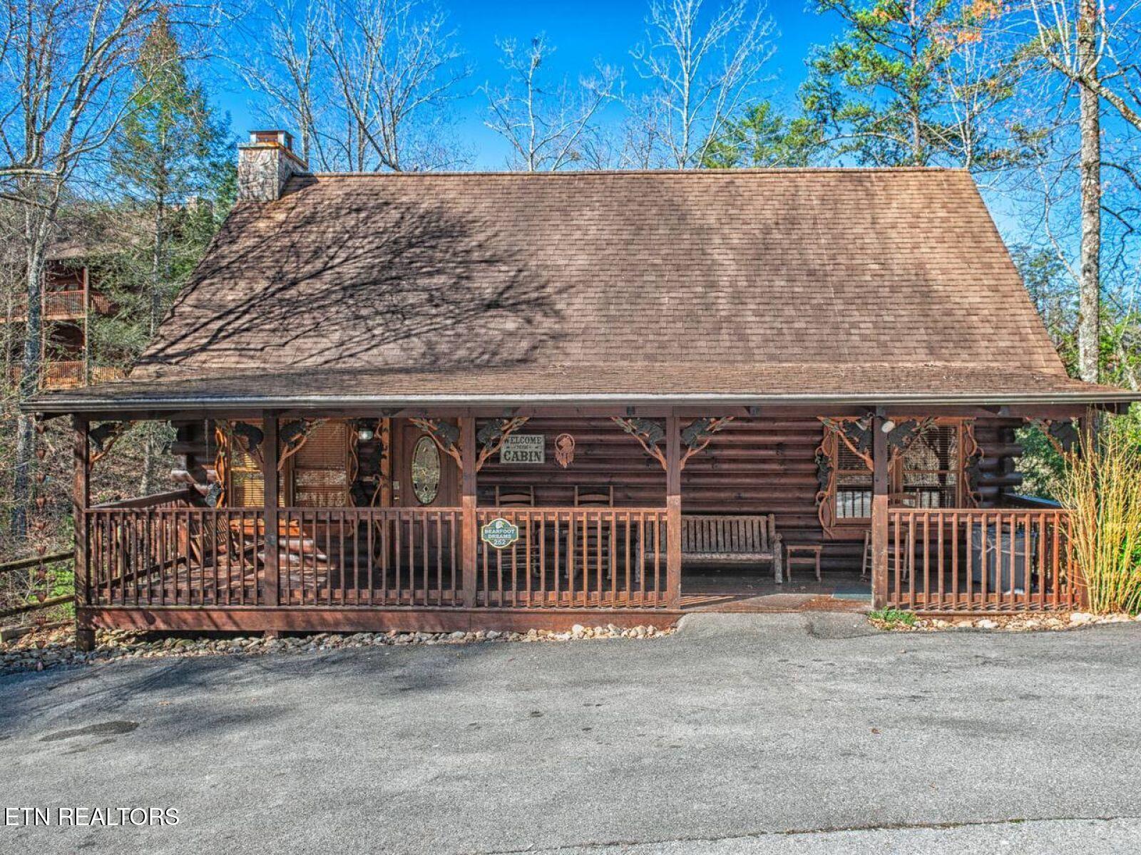 711 Black Hawk Way Pigeon Forge TN 37863