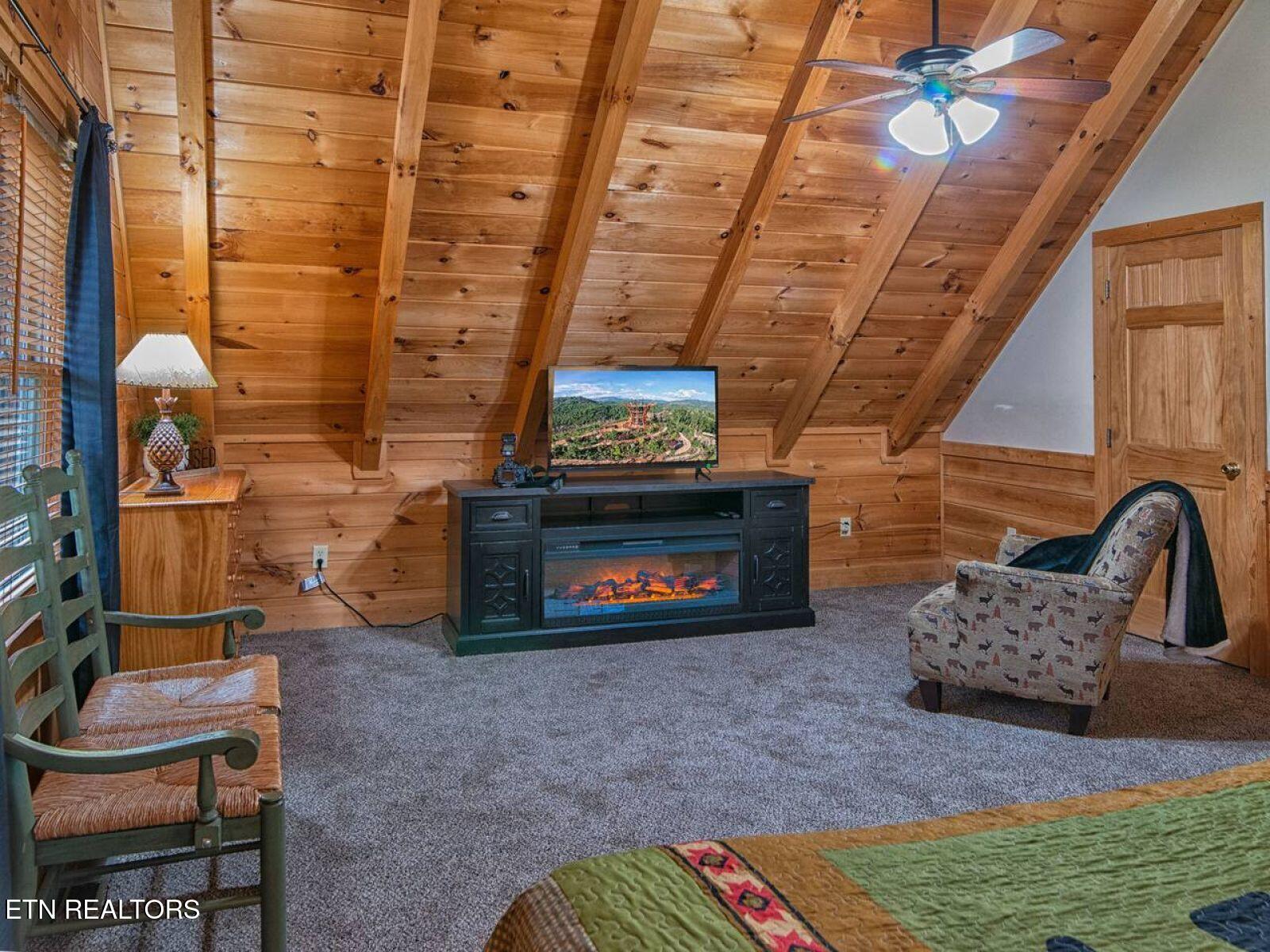 711 Black Hawk Way Pigeon Forge TN 37863