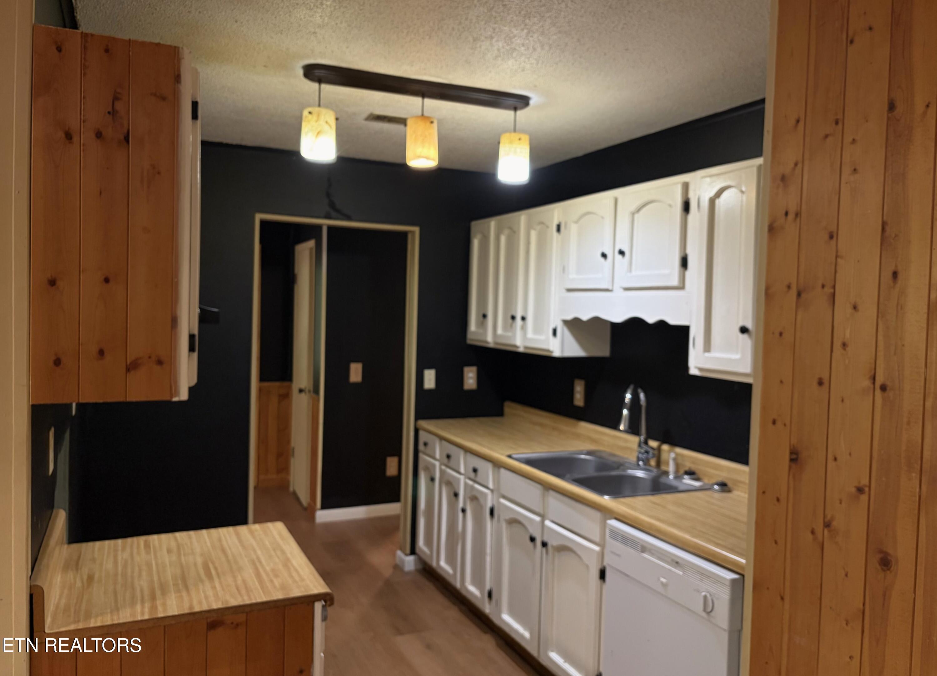 2944 Mcmahan Sawmill Road Sevierville TN 37862