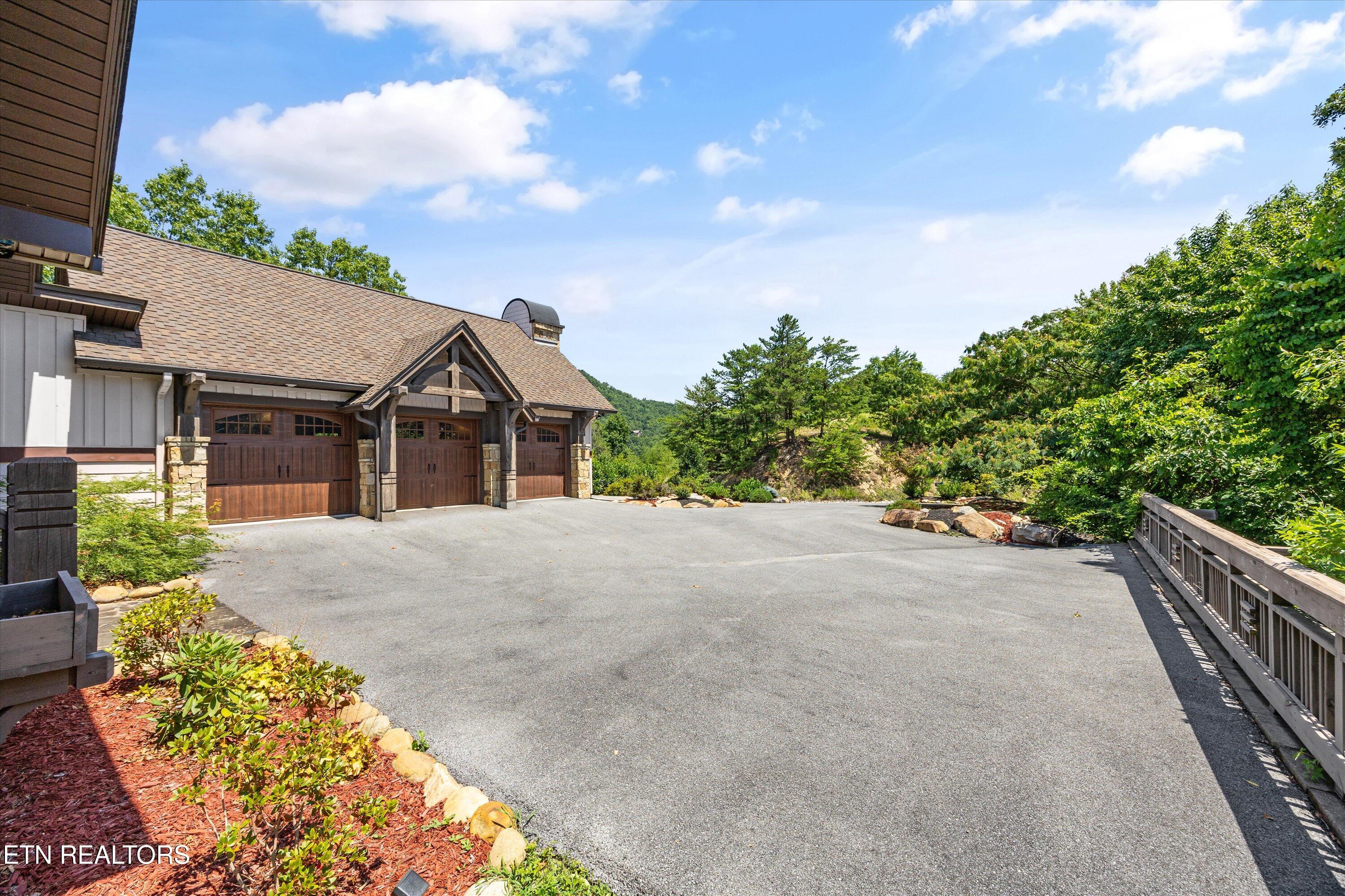 3301 Summit Trails Drive Sevierville TN 37862