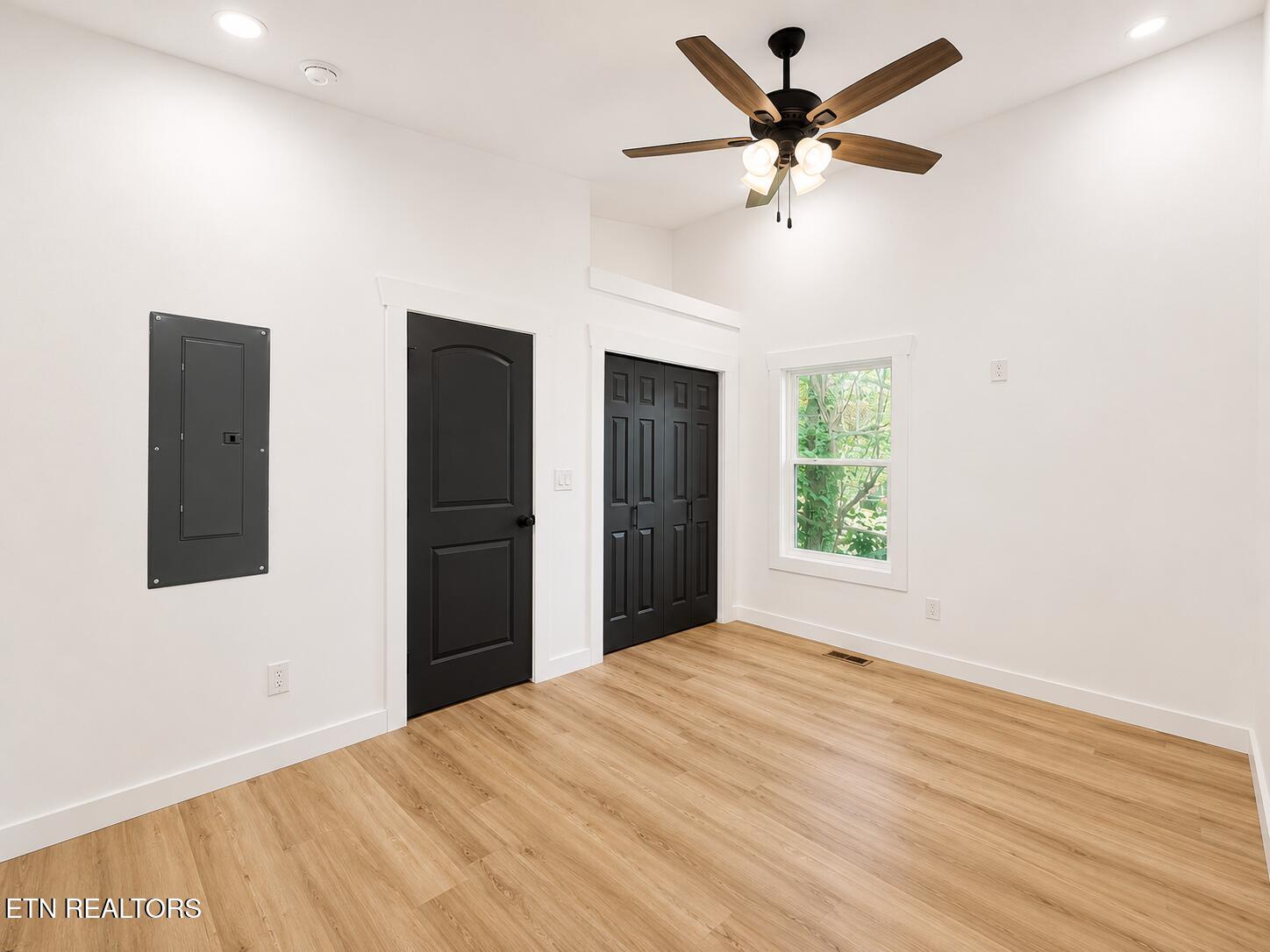 2221 Bernhurst Drive Knoxville TN 37918