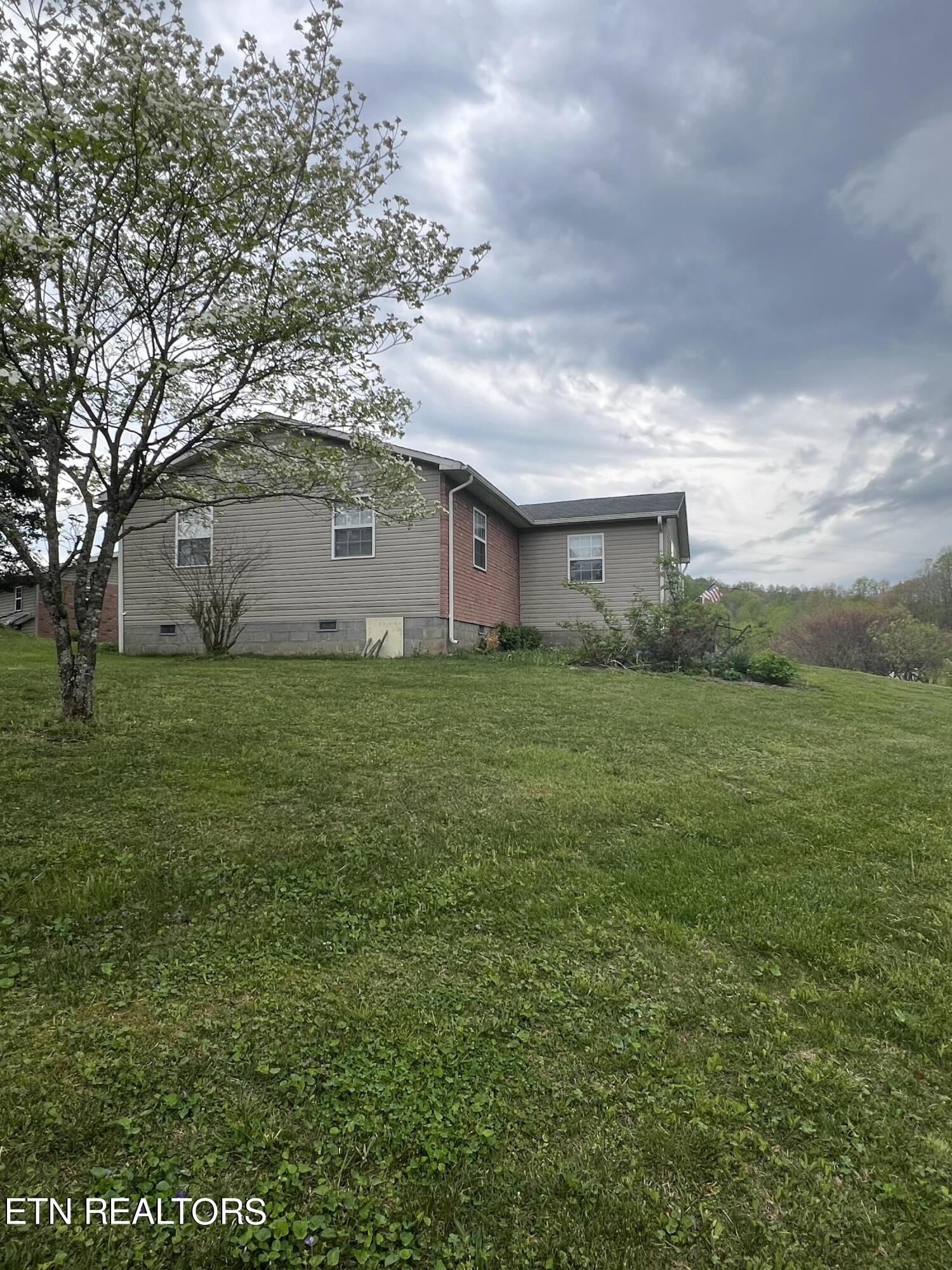 145 Temperance Lane Speedwell TN 37870