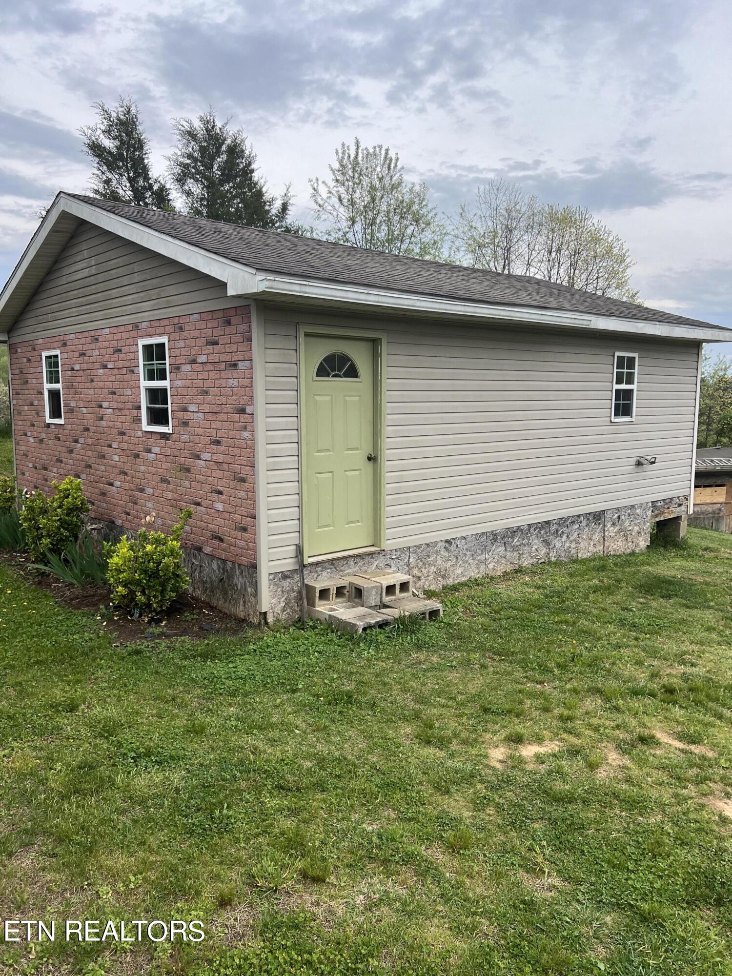 145 Temperance Lane Speedwell TN 37870
