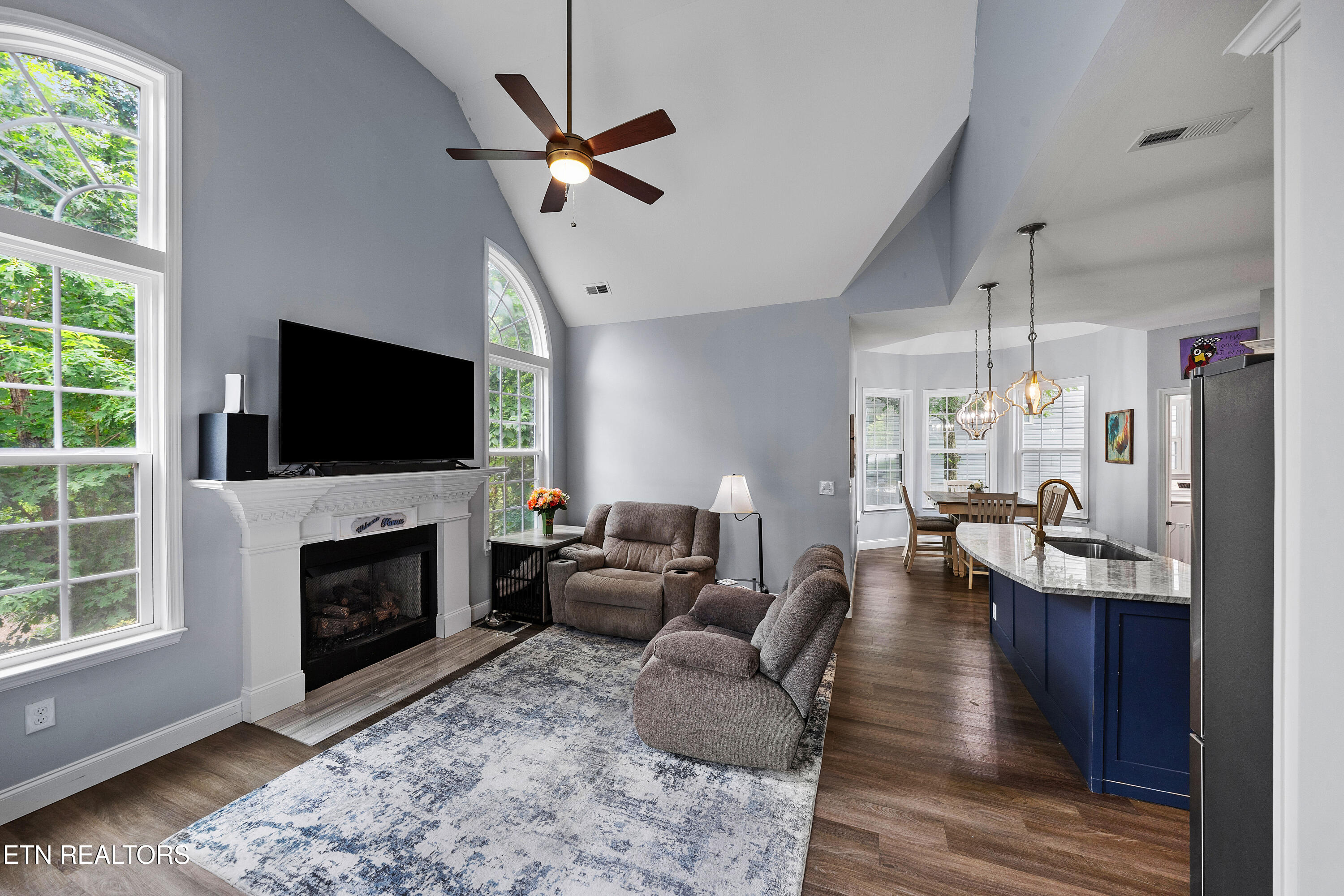 1084 Hillside Lane Lenoir City TN 37771