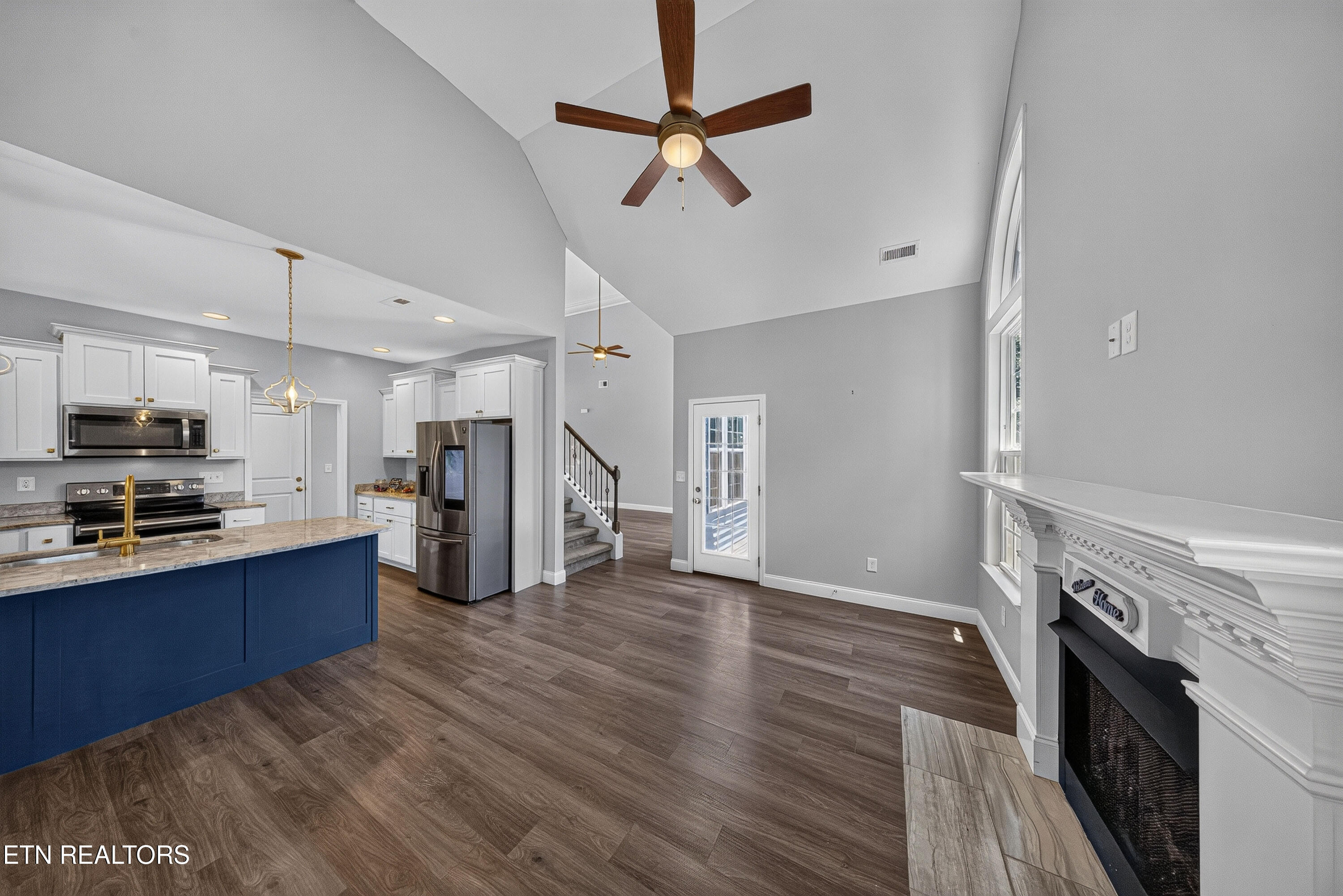 1084 Hillside Lane Lenoir City TN 37771