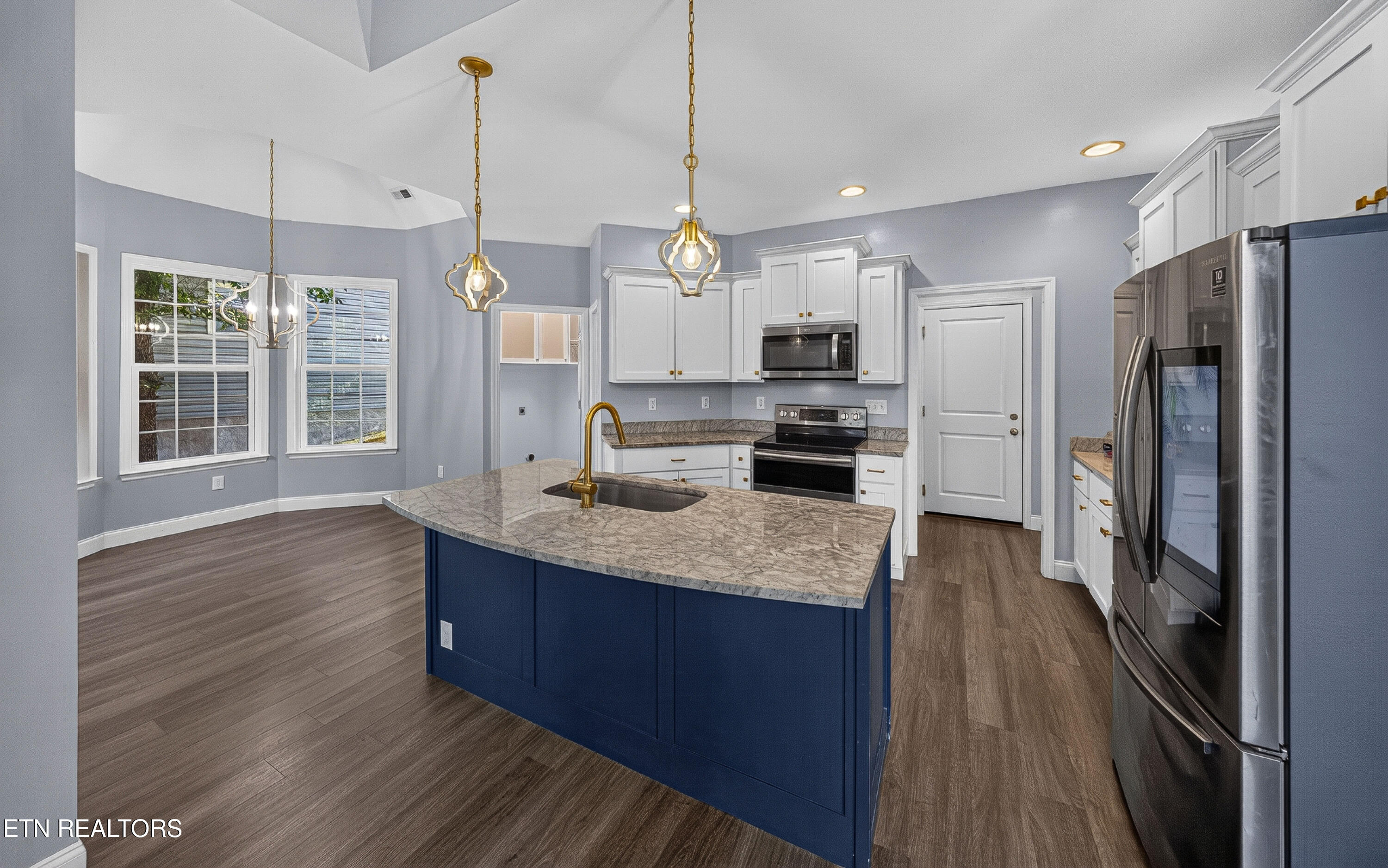 1084 Hillside Lane Lenoir City TN 37771