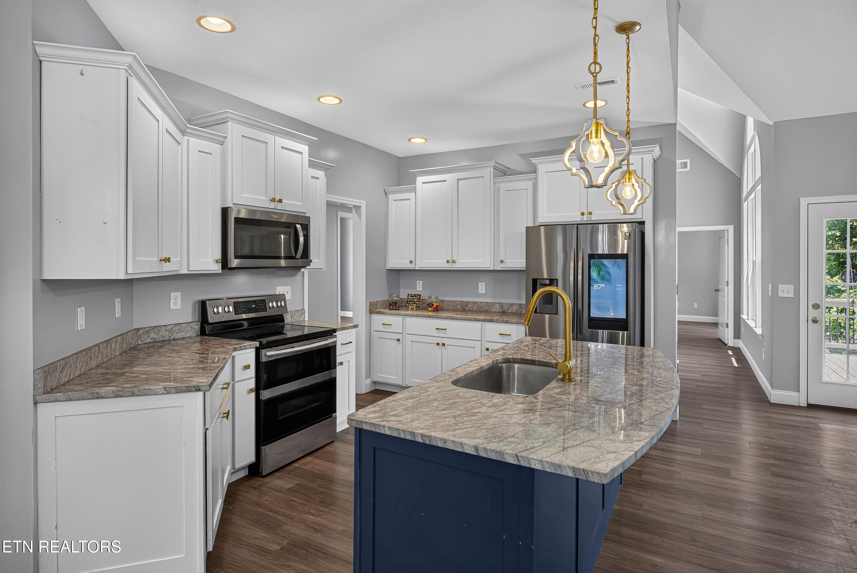 1084 Hillside Lane Lenoir City TN 37771