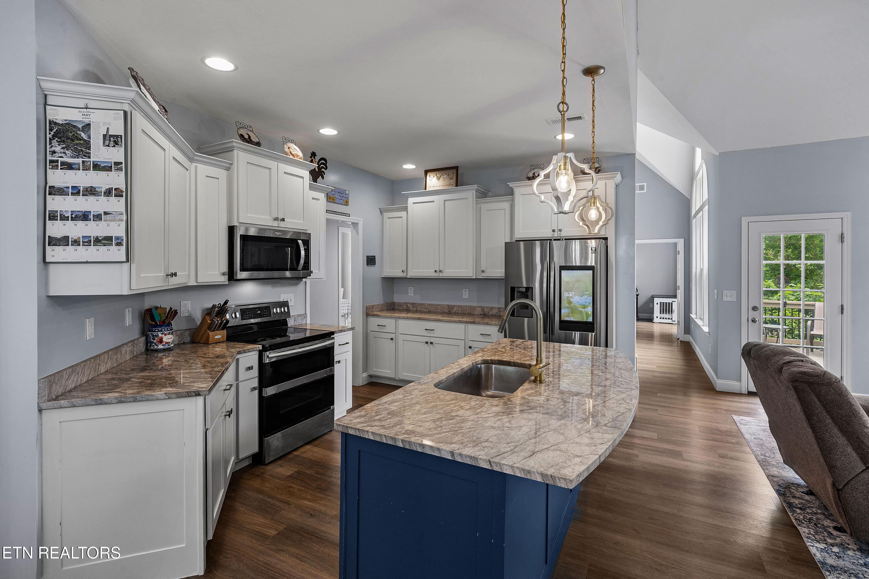 1084 Hillside Lane Lenoir City TN 37771