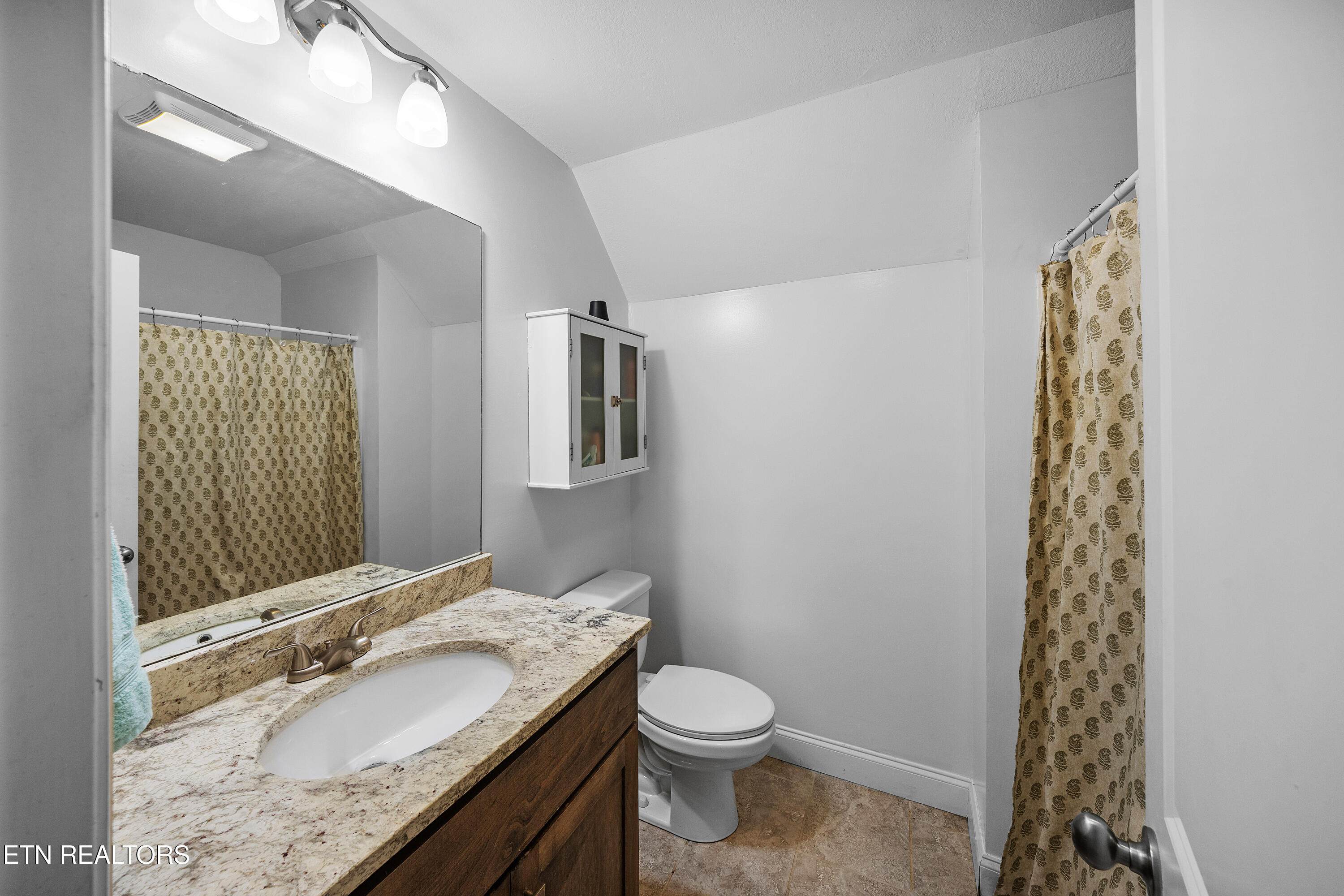 1084 Hillside Lane Lenoir City TN 37771