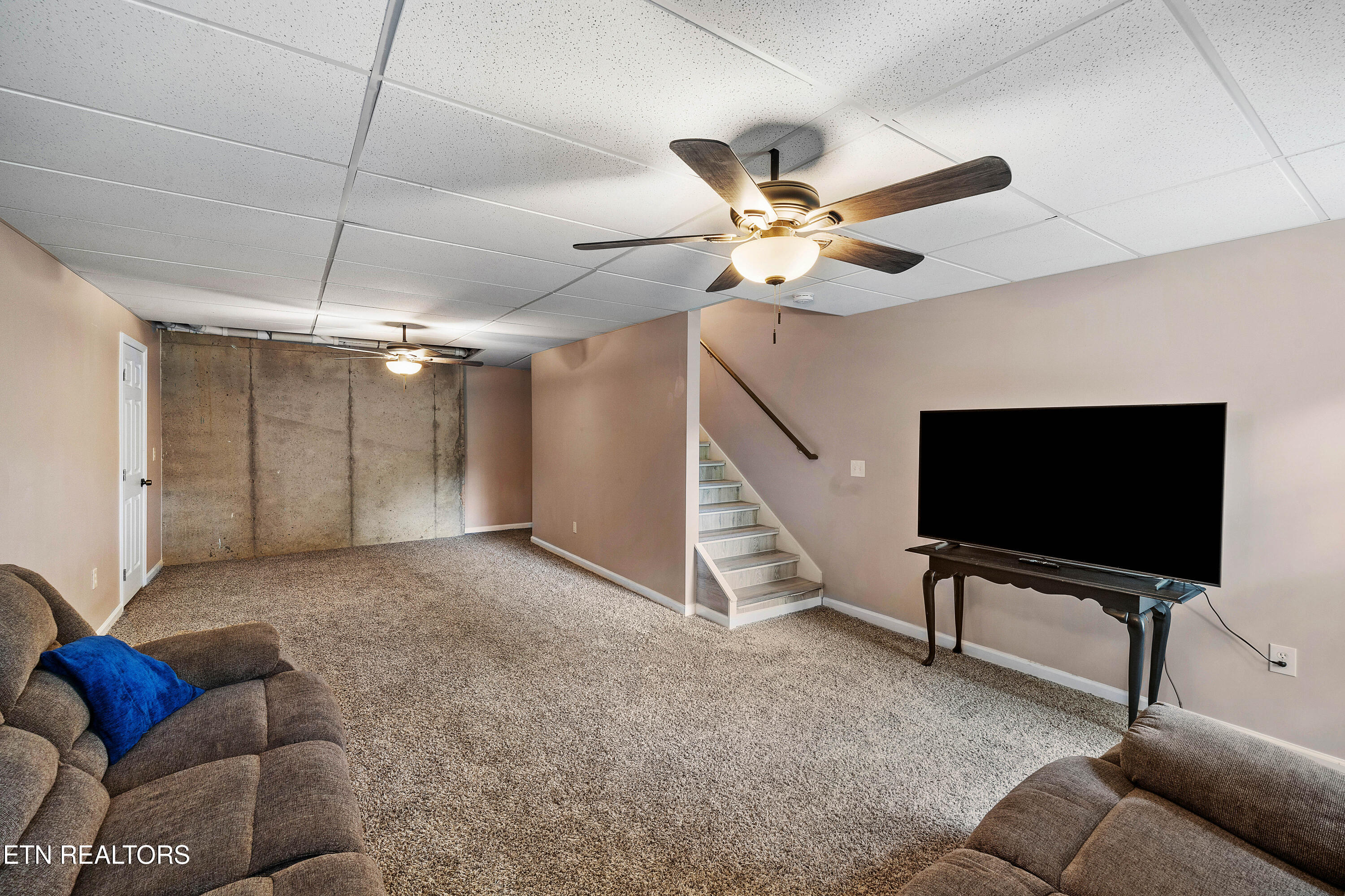 1084 Hillside Lane Lenoir City TN 37771