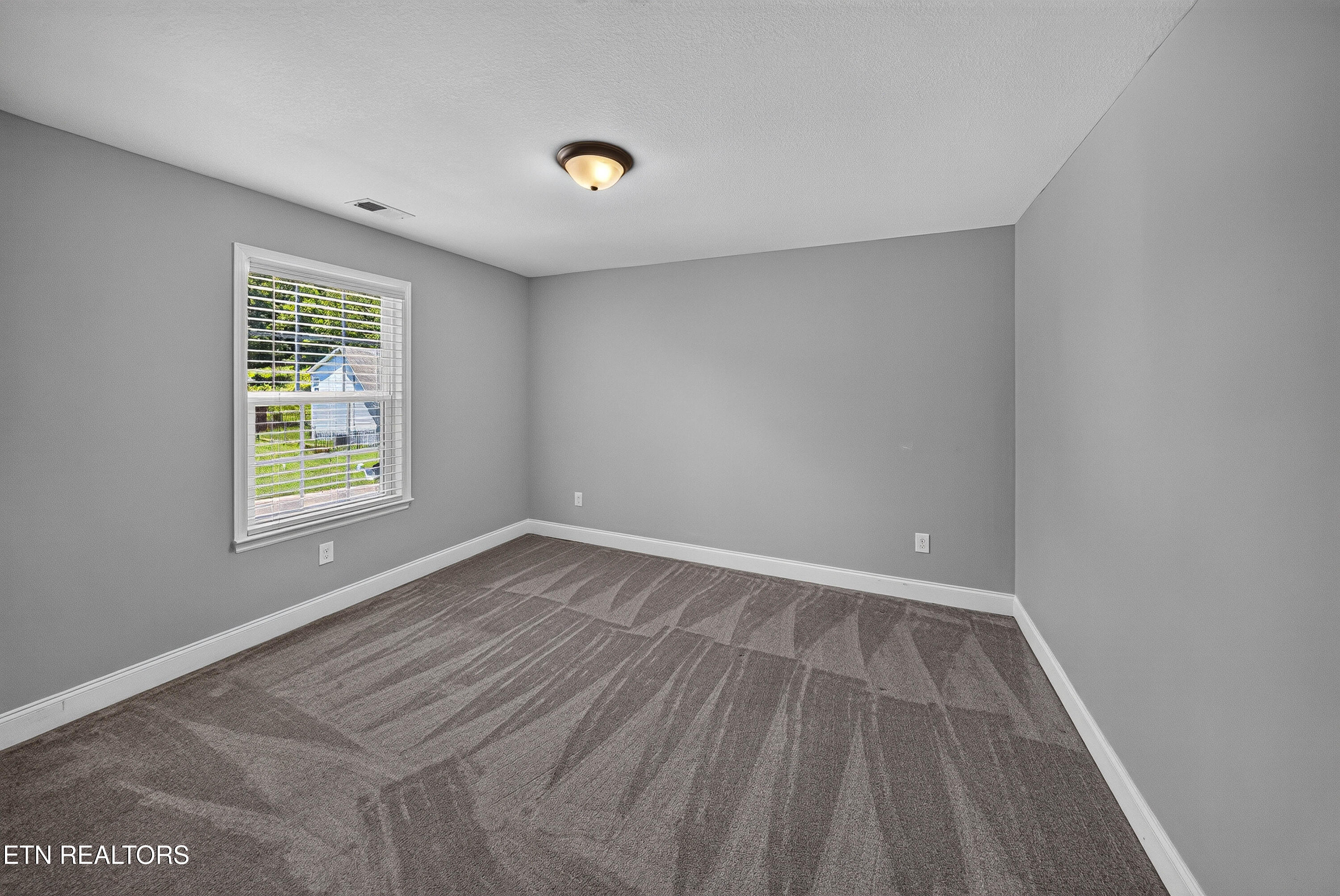 1084 Hillside Lane Lenoir City TN 37771