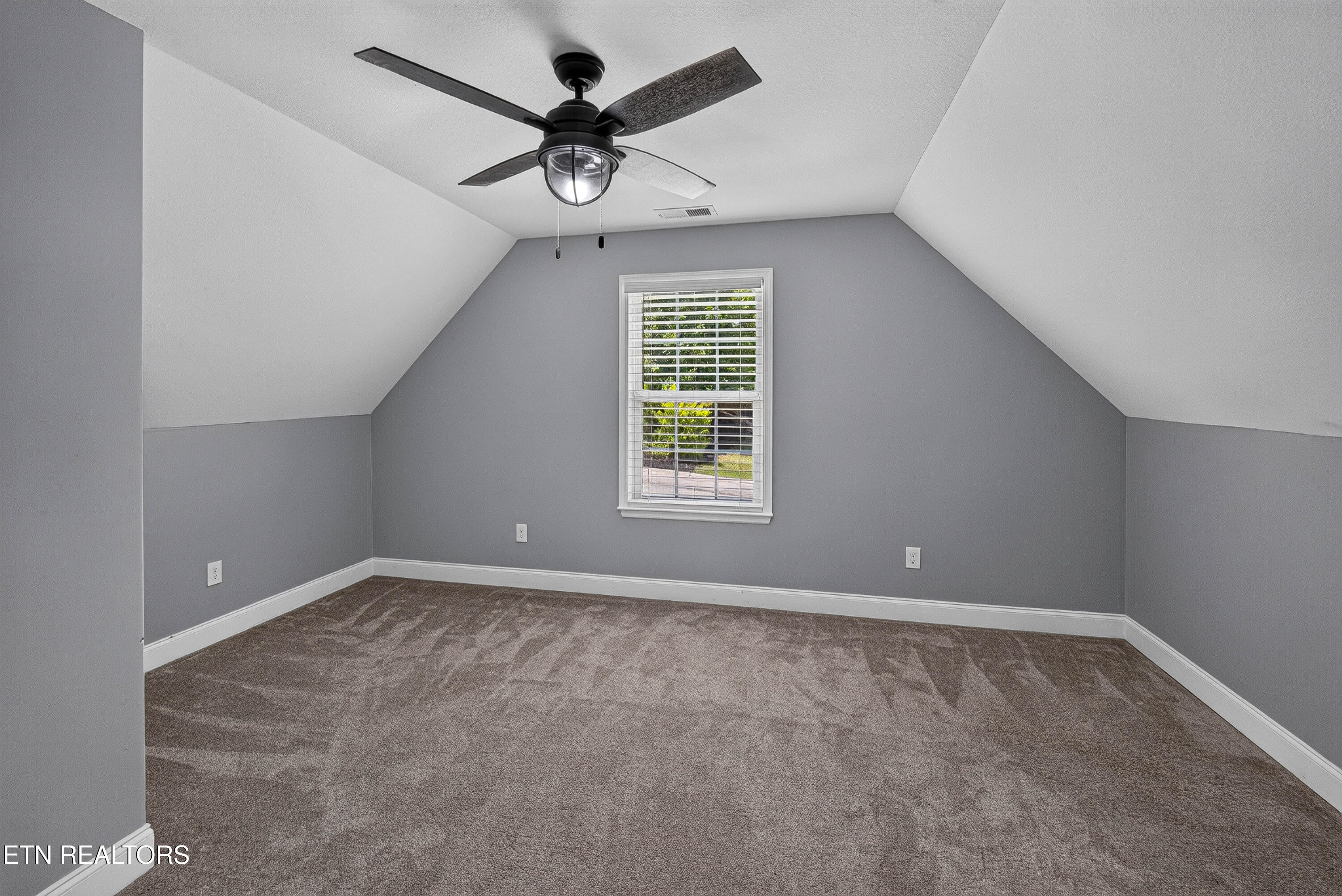 1084 Hillside Lane Lenoir City TN 37771