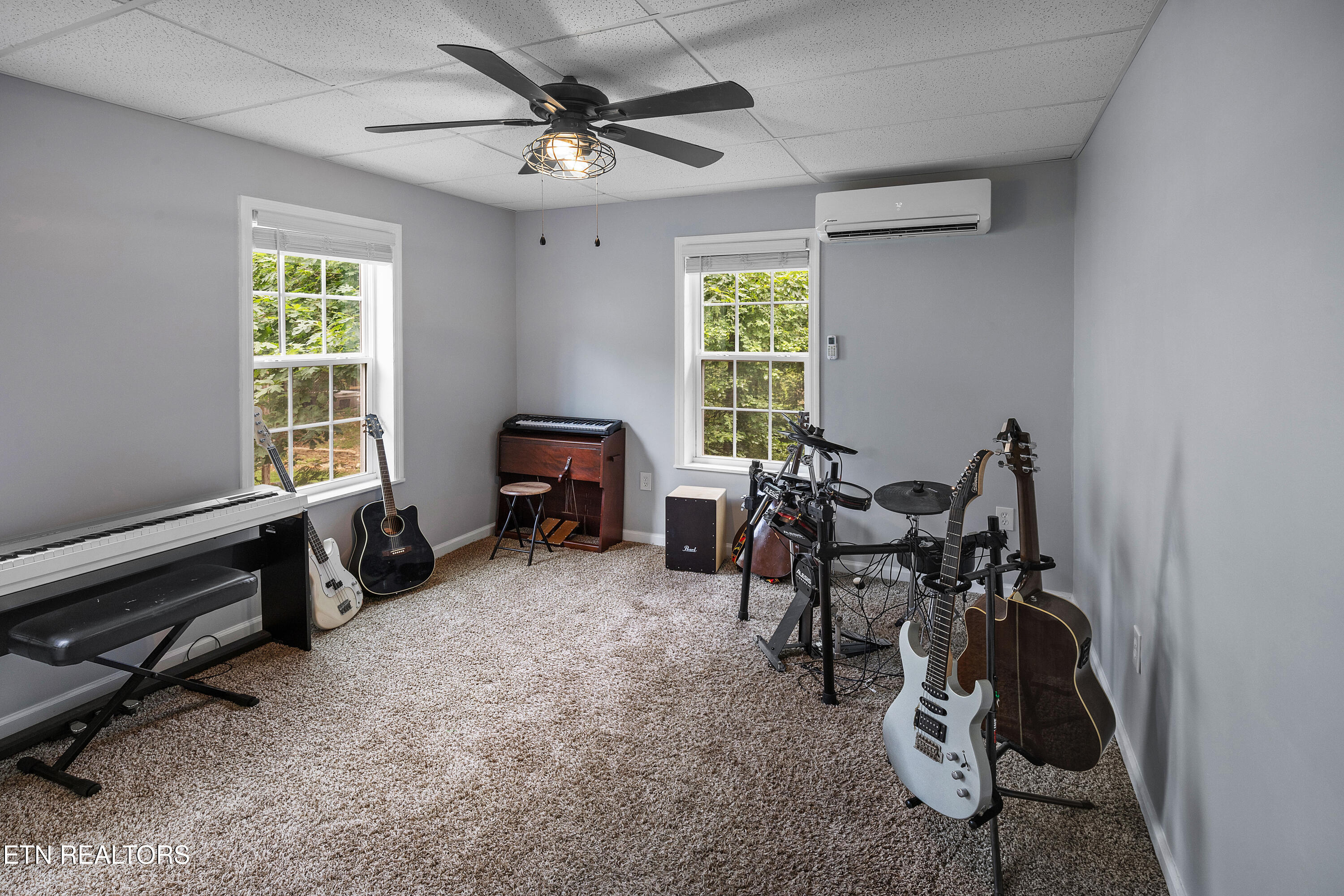 1084 Hillside Lane Lenoir City TN 37771