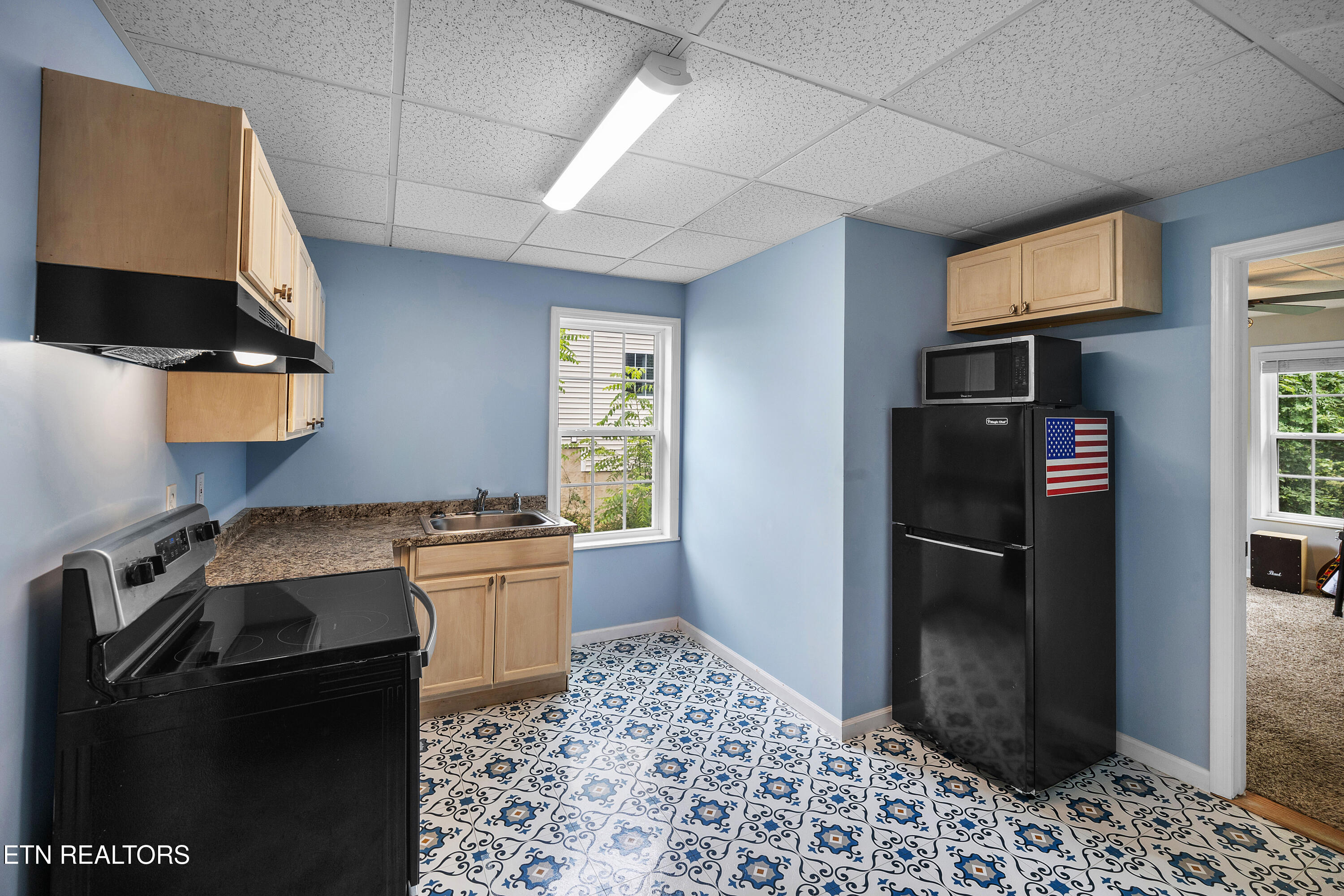 1084 Hillside Lane Lenoir City TN 37771