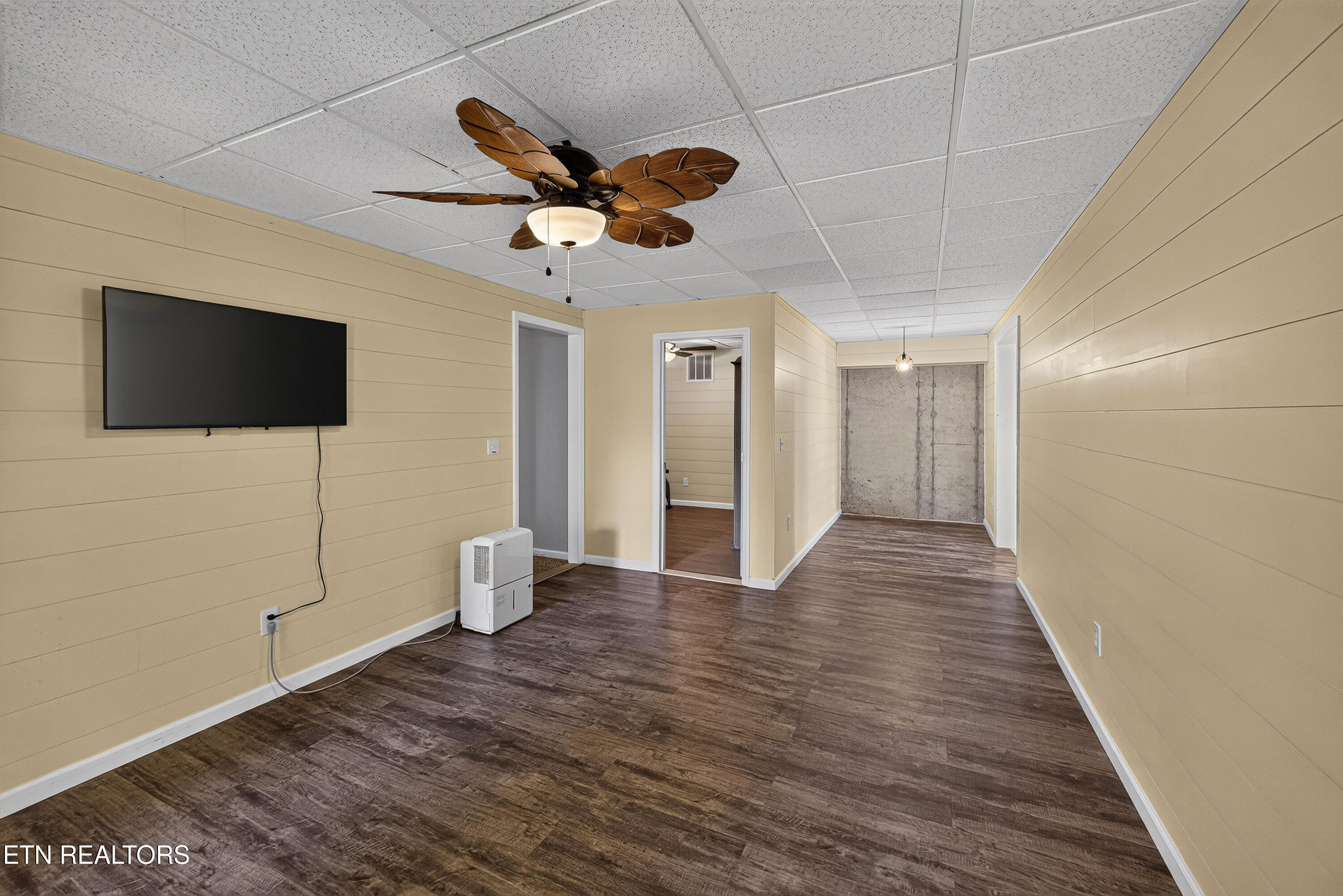 1084 Hillside Lane Lenoir City TN 37771
