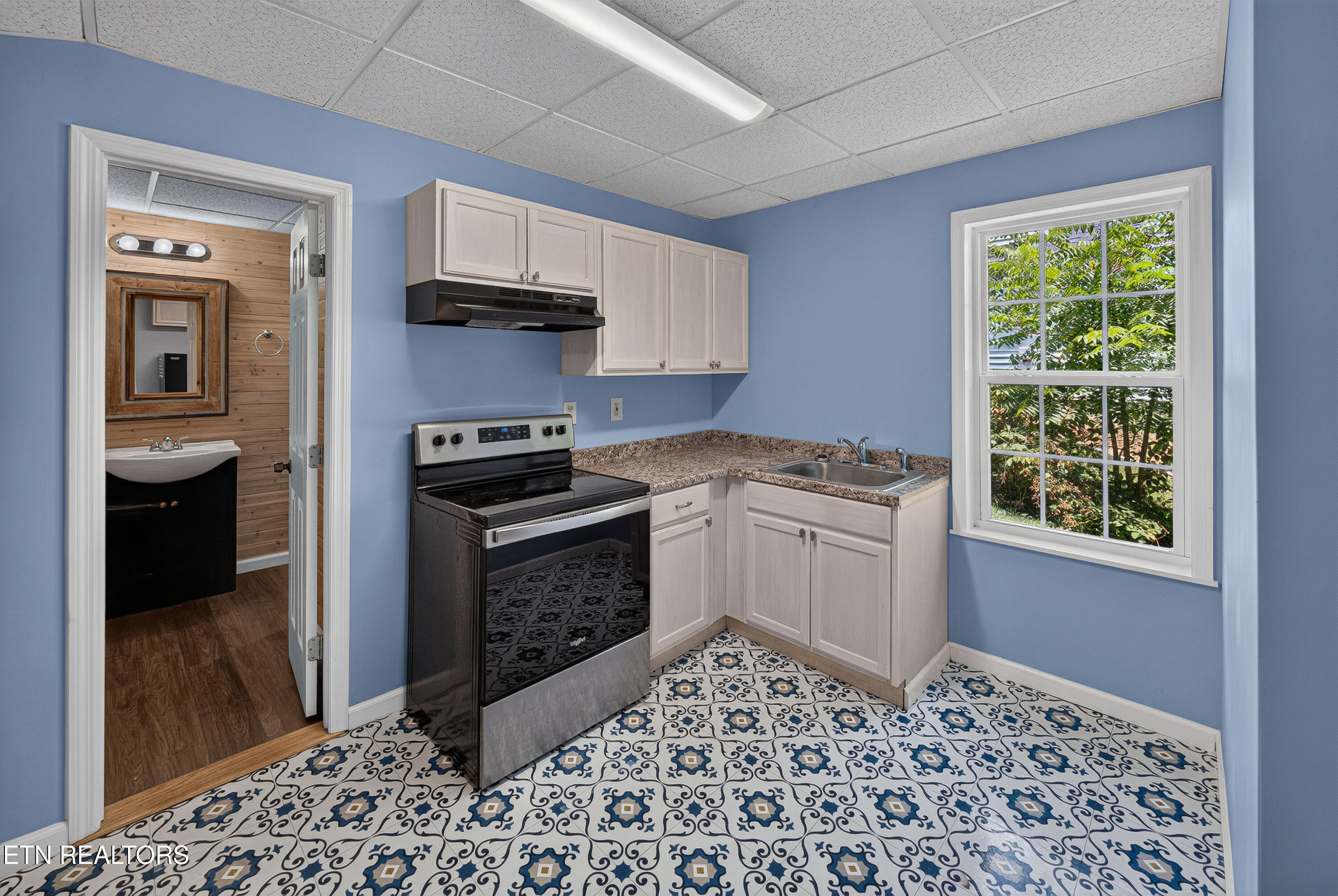1084 Hillside Lane Lenoir City TN 37771