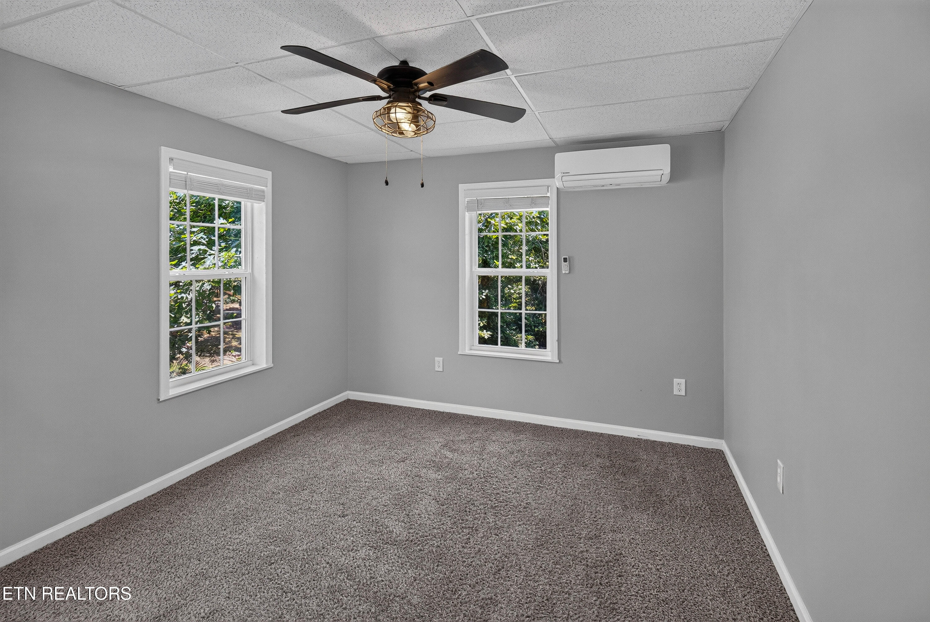 1084 Hillside Lane Lenoir City TN 37771