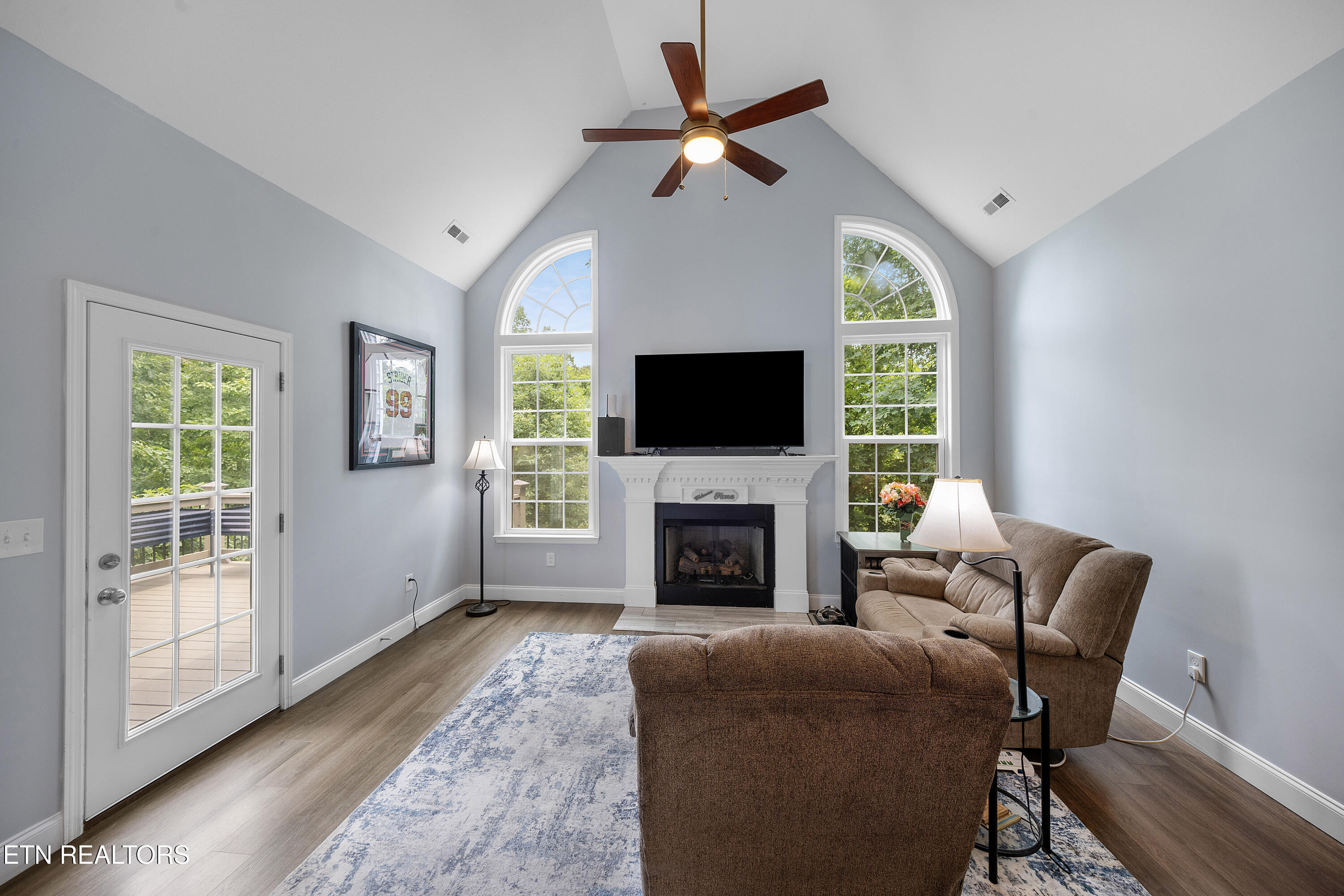 1084 Hillside Lane Lenoir City TN 37771