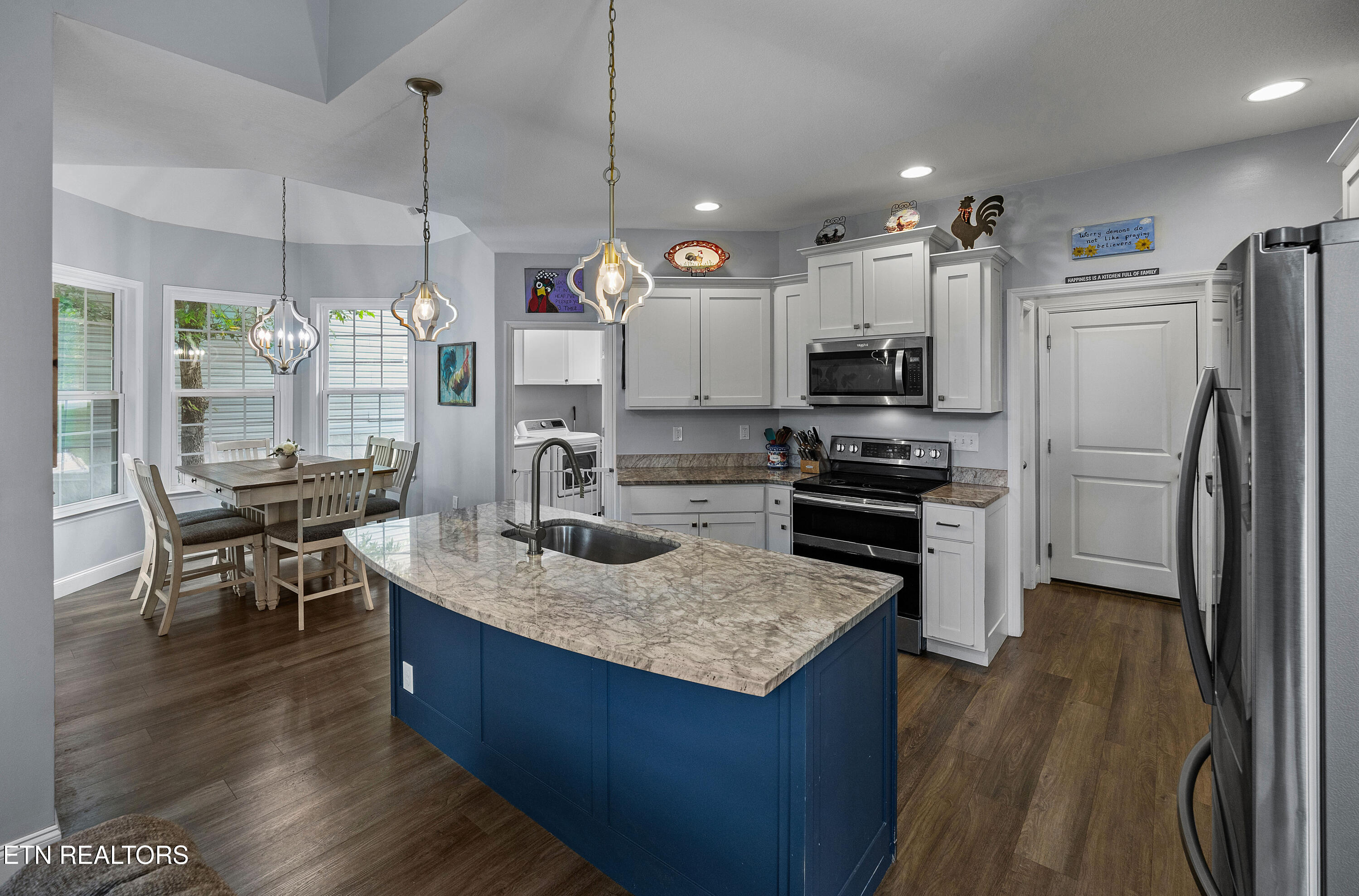 1084 Hillside Lane Lenoir City TN 37771