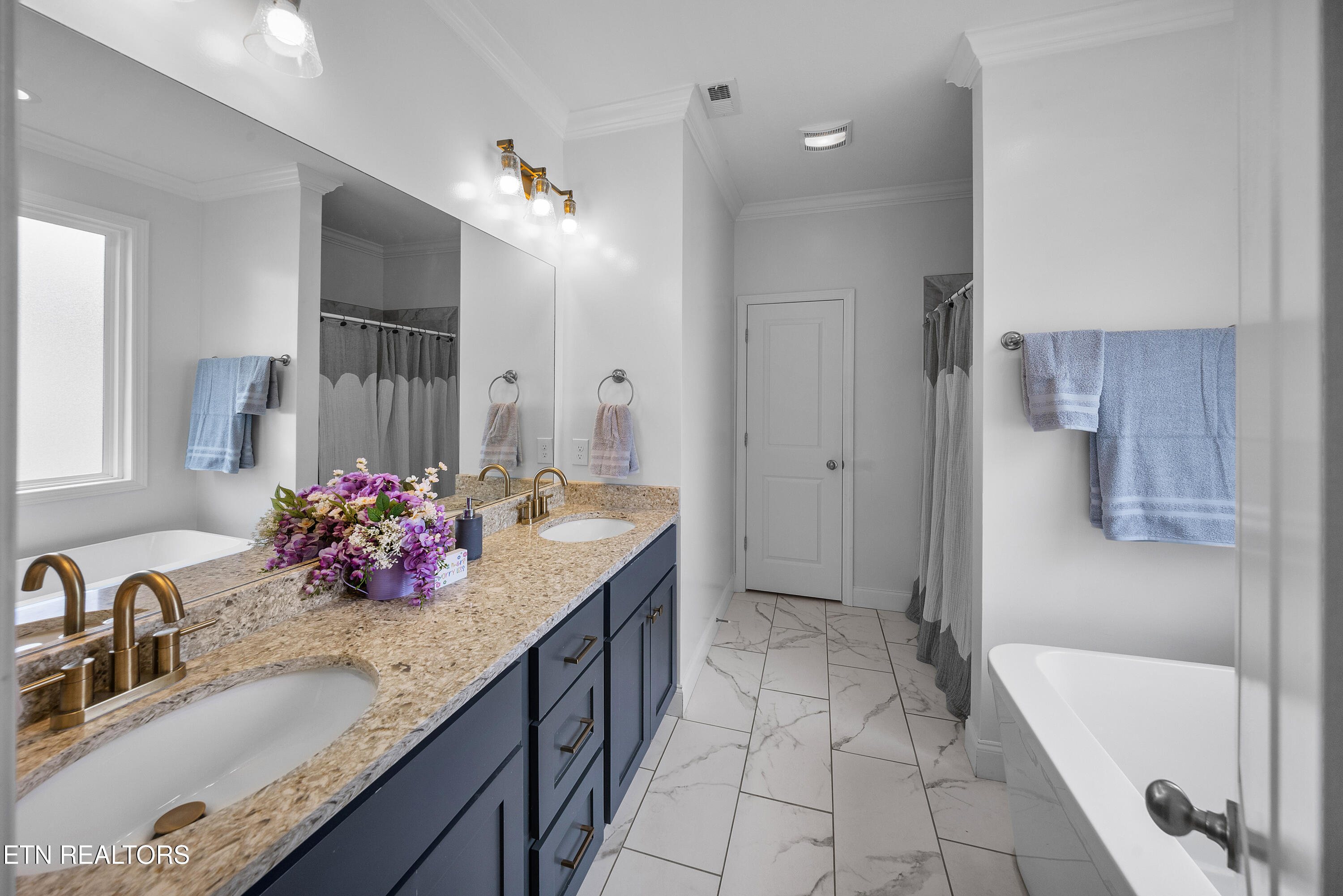 1084 Hillside Lane Lenoir City TN 37771