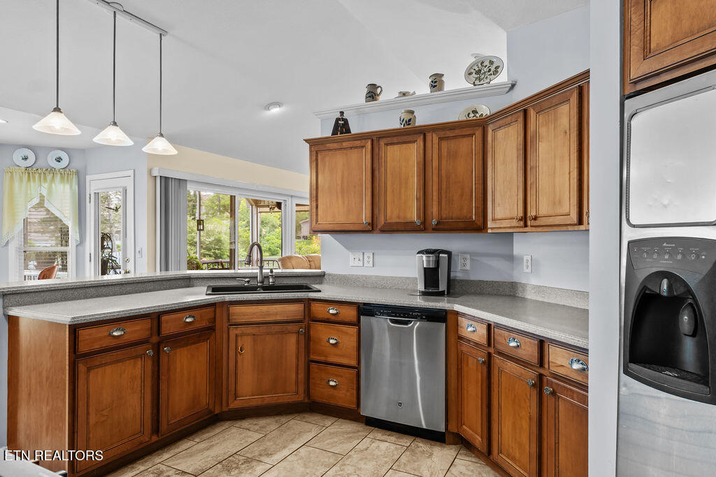 176 Amohi Way Loudon TN 37774