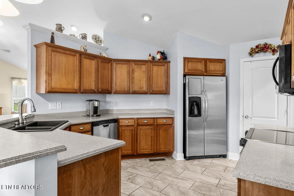 176 Amohi Way Loudon TN 37774
