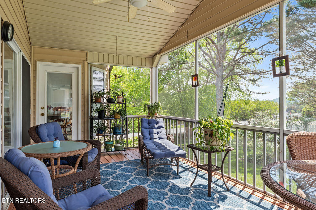 176 Amohi Way Loudon TN 37774