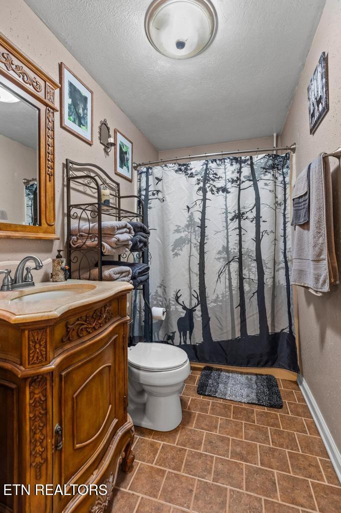 928 E Cross Road Dandridge TN 37725