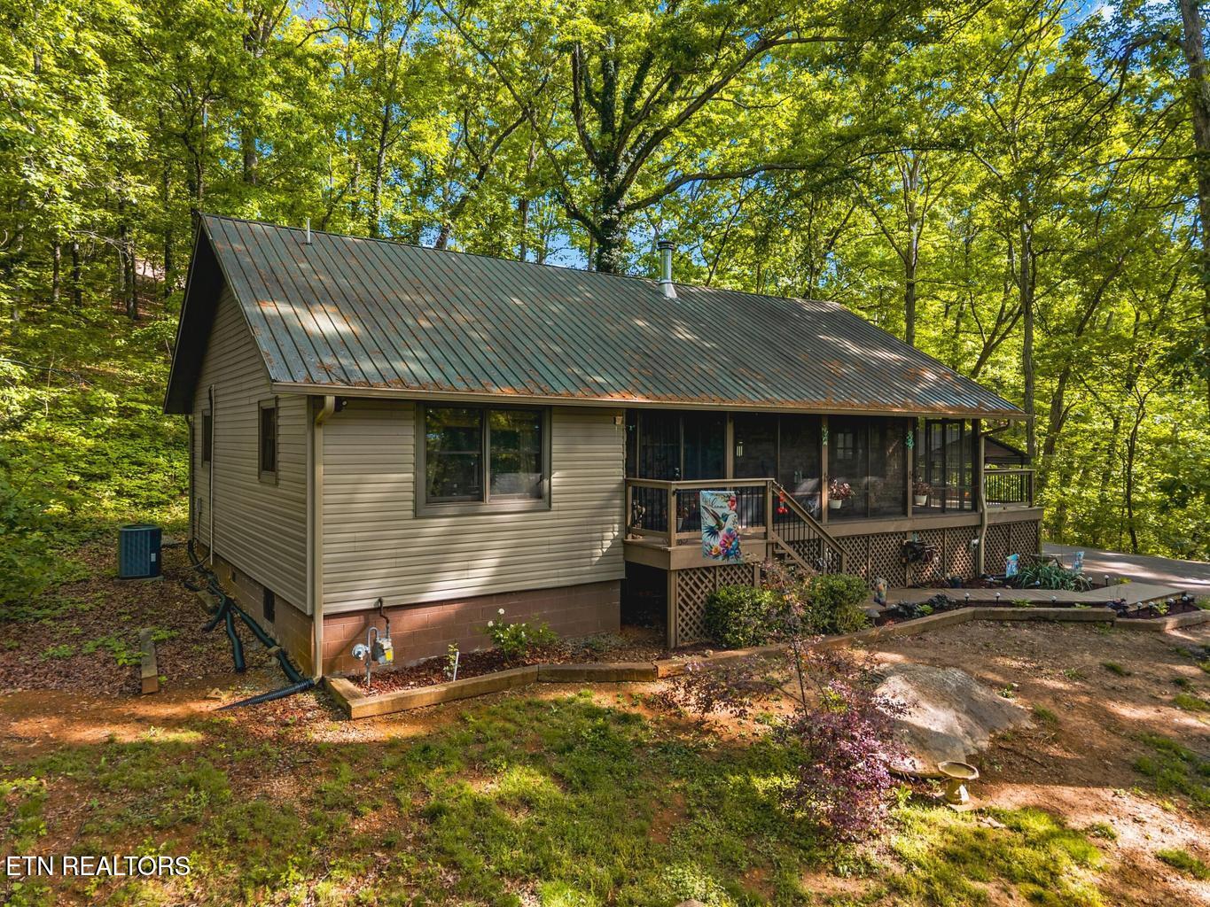 928 E Cross Road Dandridge TN 37725