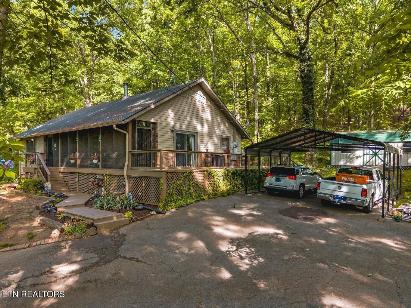 928 E Cross Road Dandridge TN 37725
