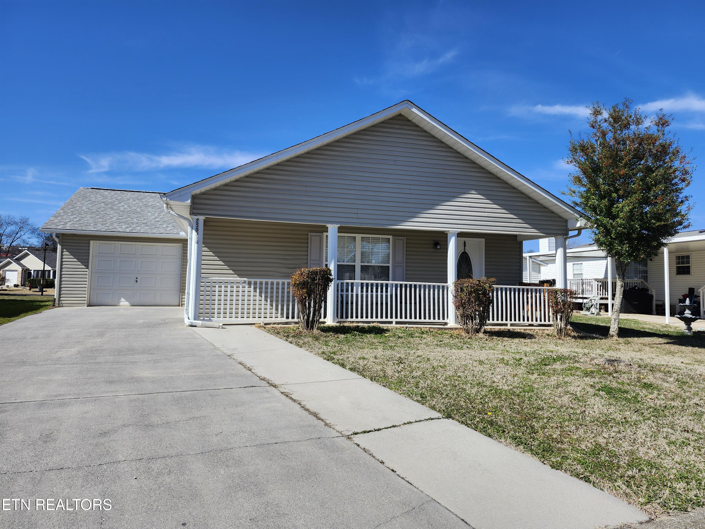 2553 Bay Meadows Way Sevierville TN 37876