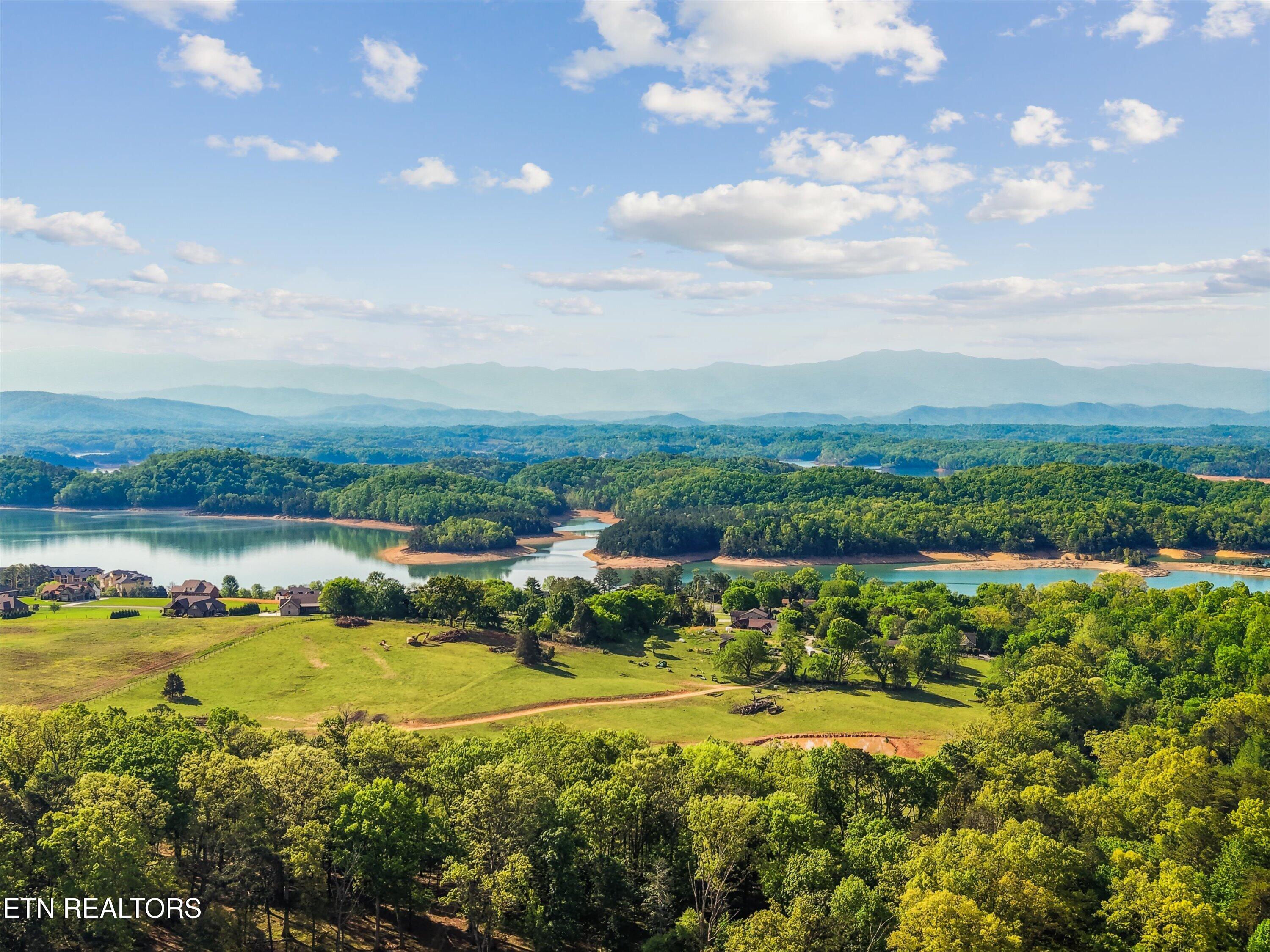 2168 Ranch Road Dandridge TN 37725