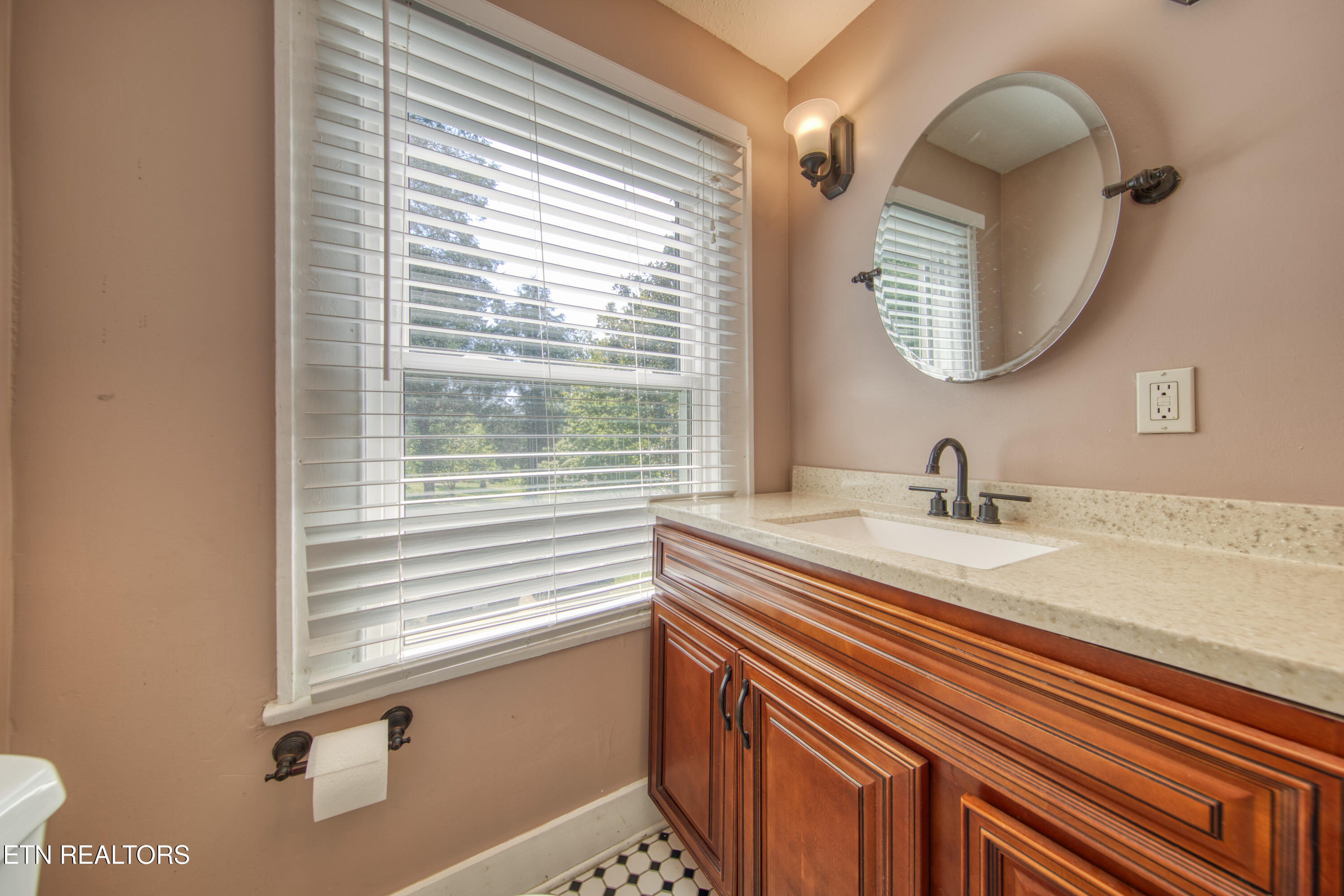 2624 Delrose Drive Knoxville TN 37914