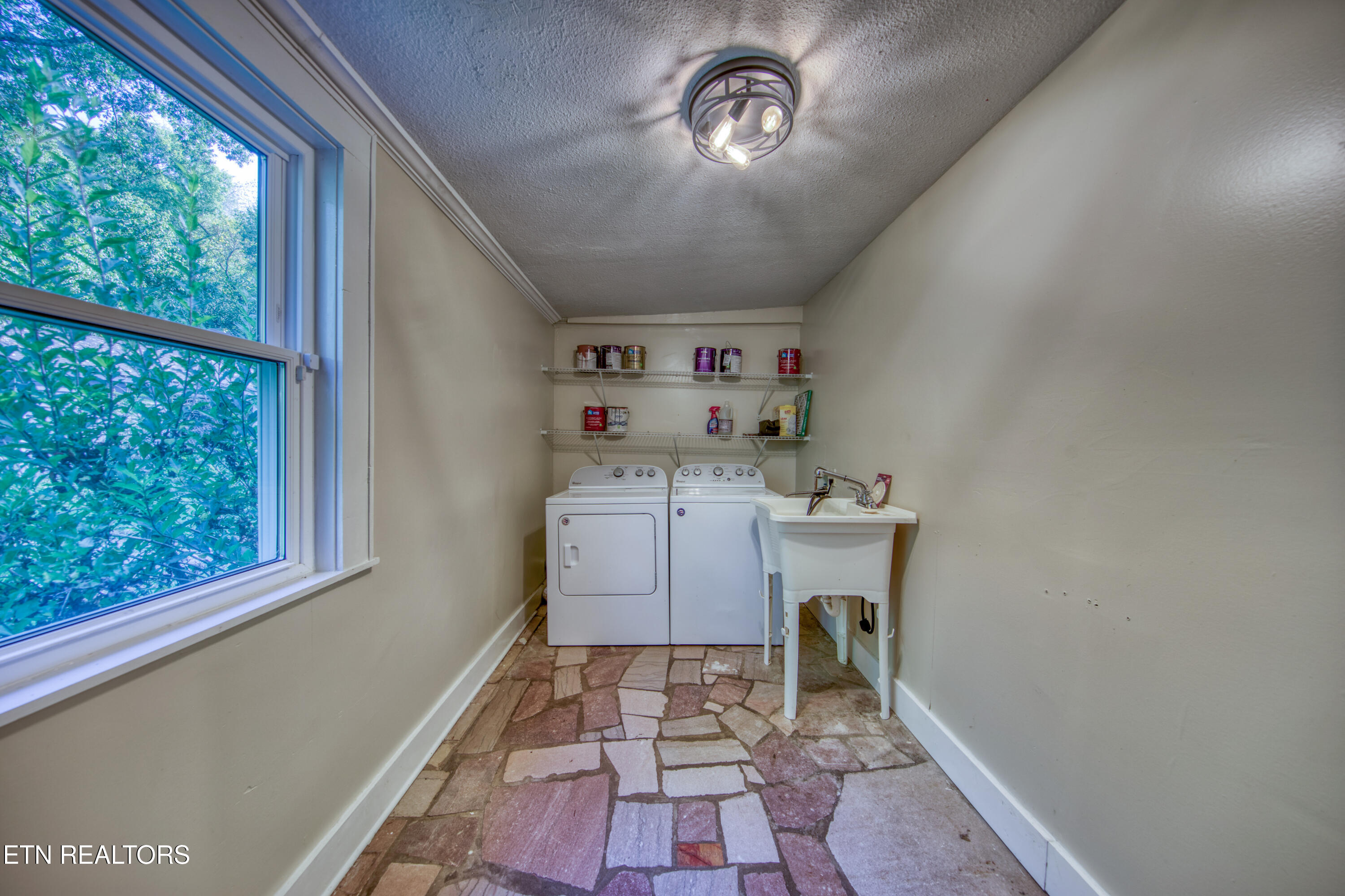 2624 Delrose Drive Knoxville TN 37914