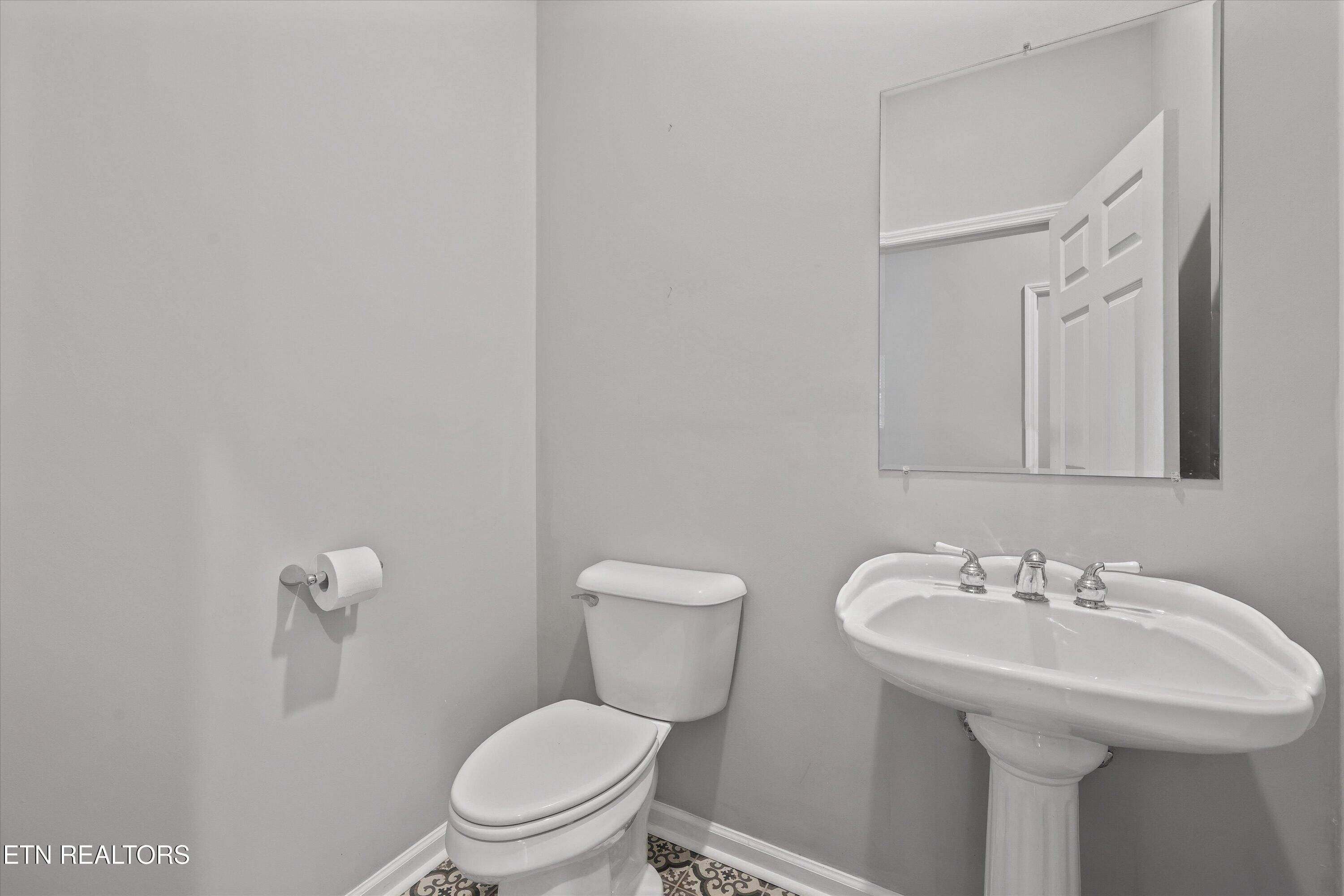 3962 Logans Landing Circle Louisville TN 37777