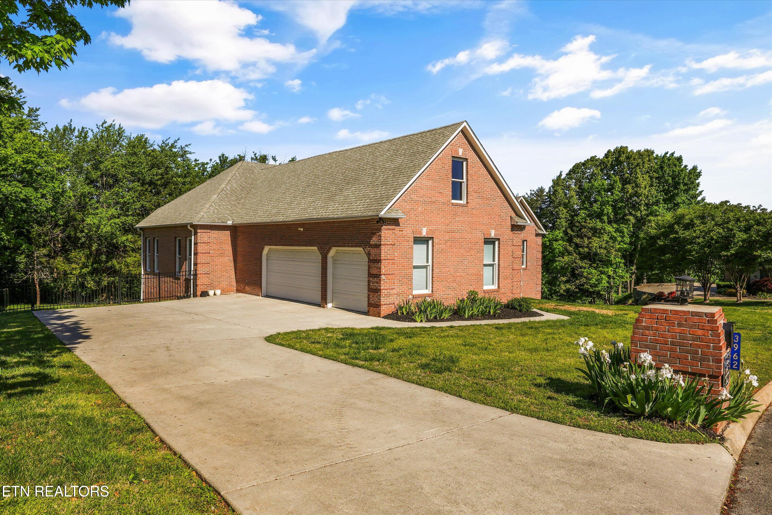 3962 Logans Landing Circle Louisville TN 37777