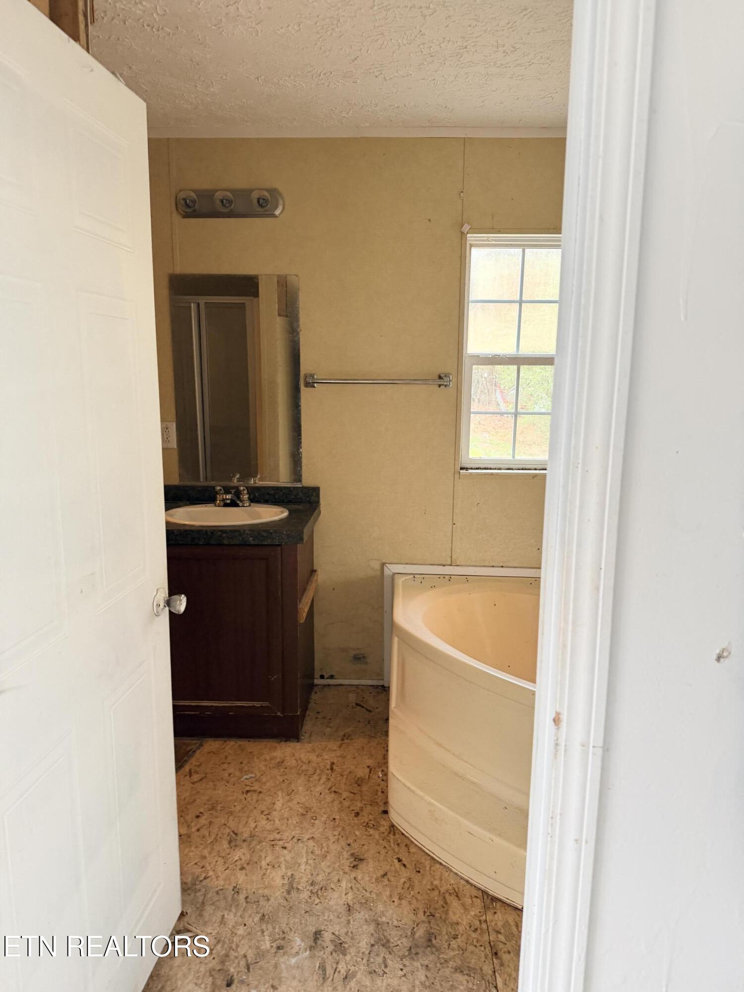 493 County Road 298 Sweetwater TN 37874