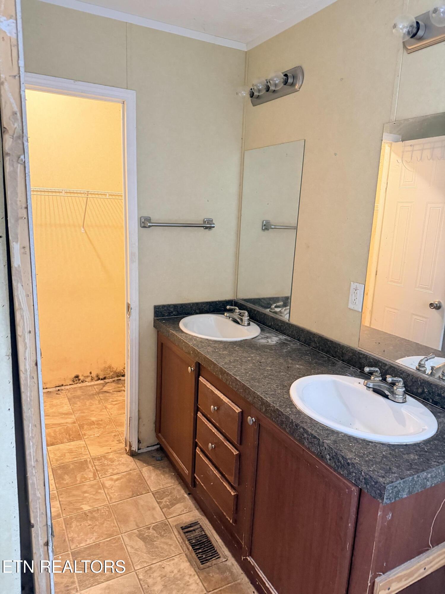 493 County Road 298 Sweetwater TN 37874