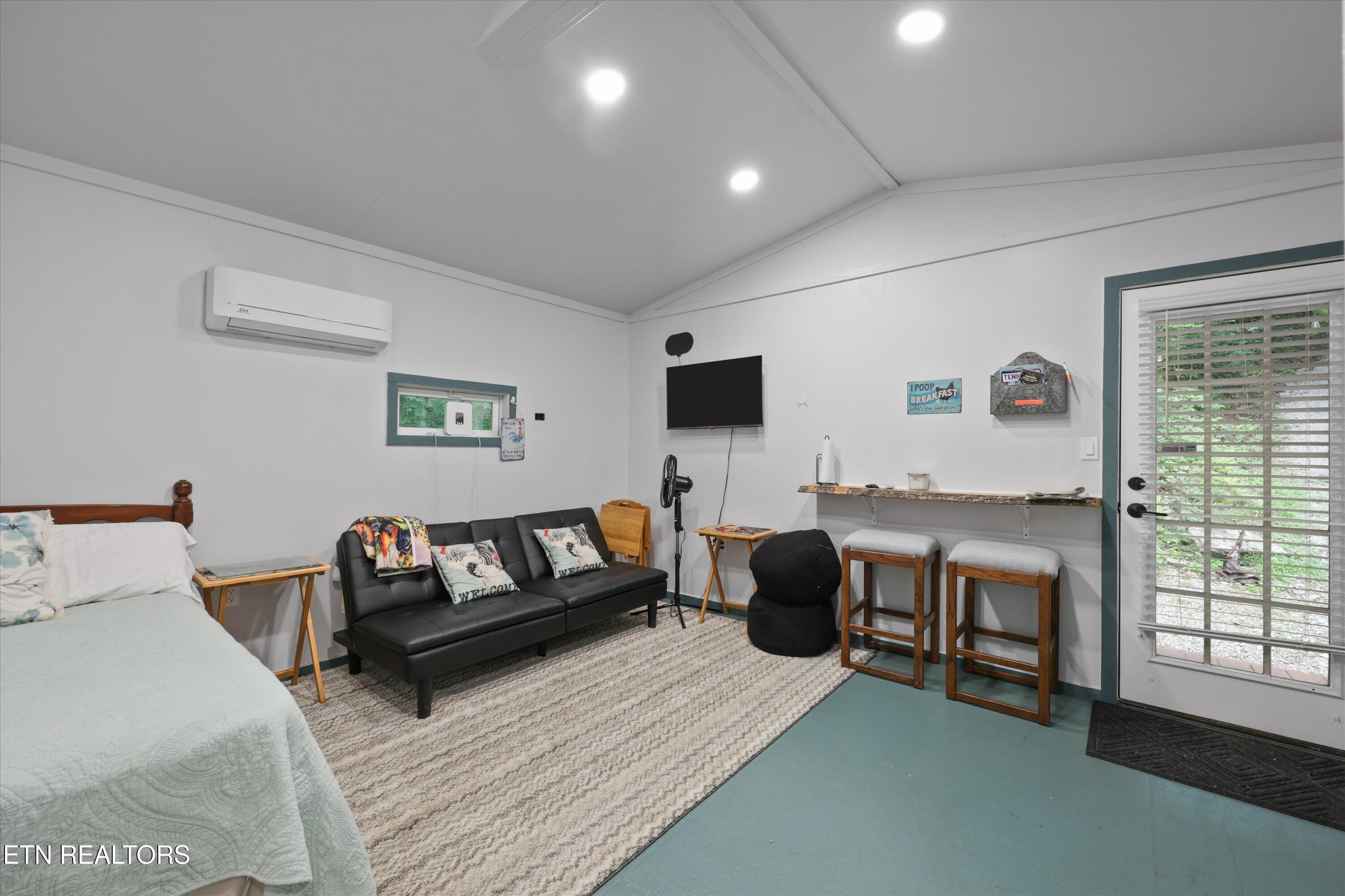 146 Harkle Road Lancing TN 37770