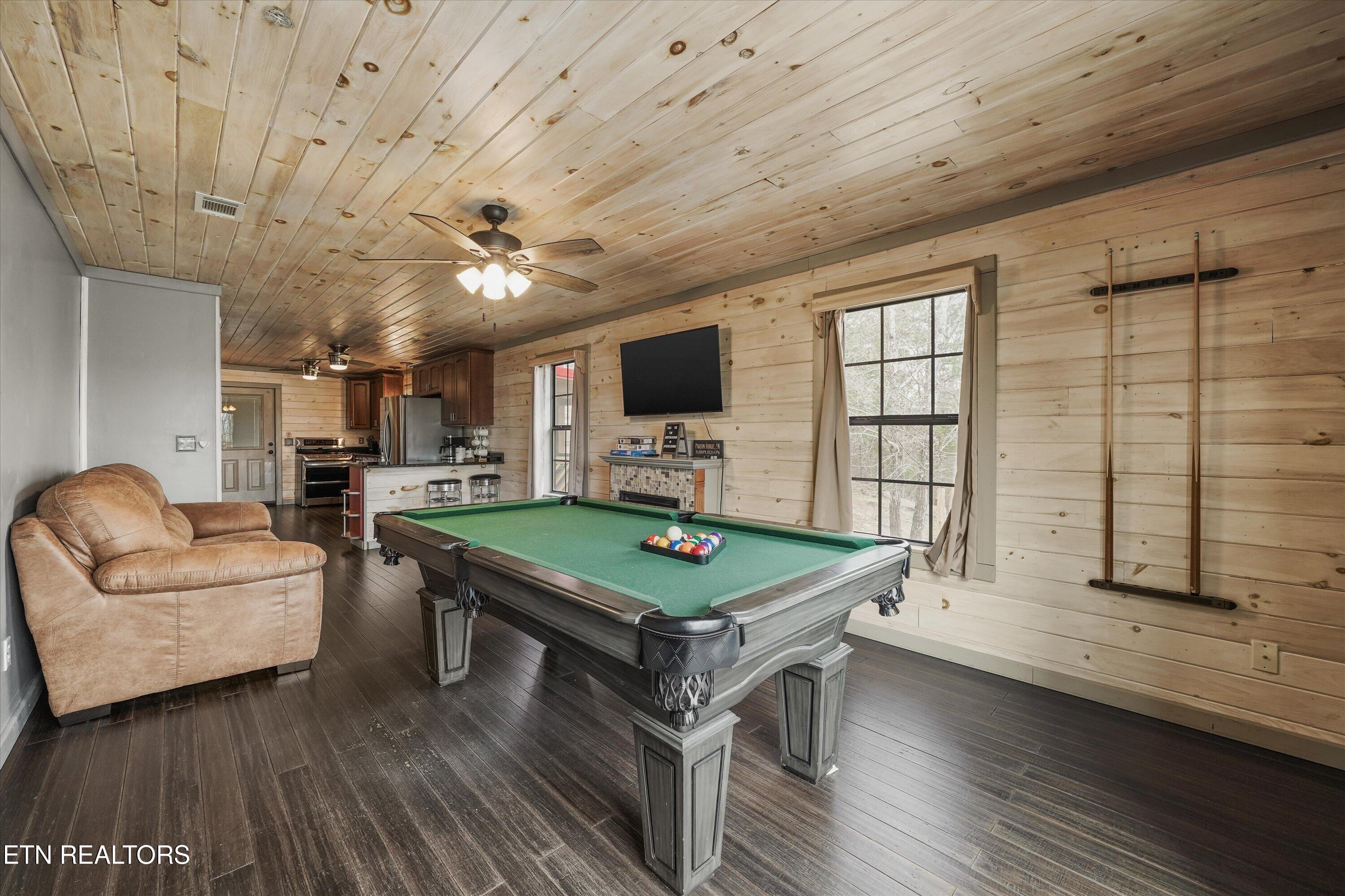 831 Lloyd Huskey Road Pigeon Forge TN 37863