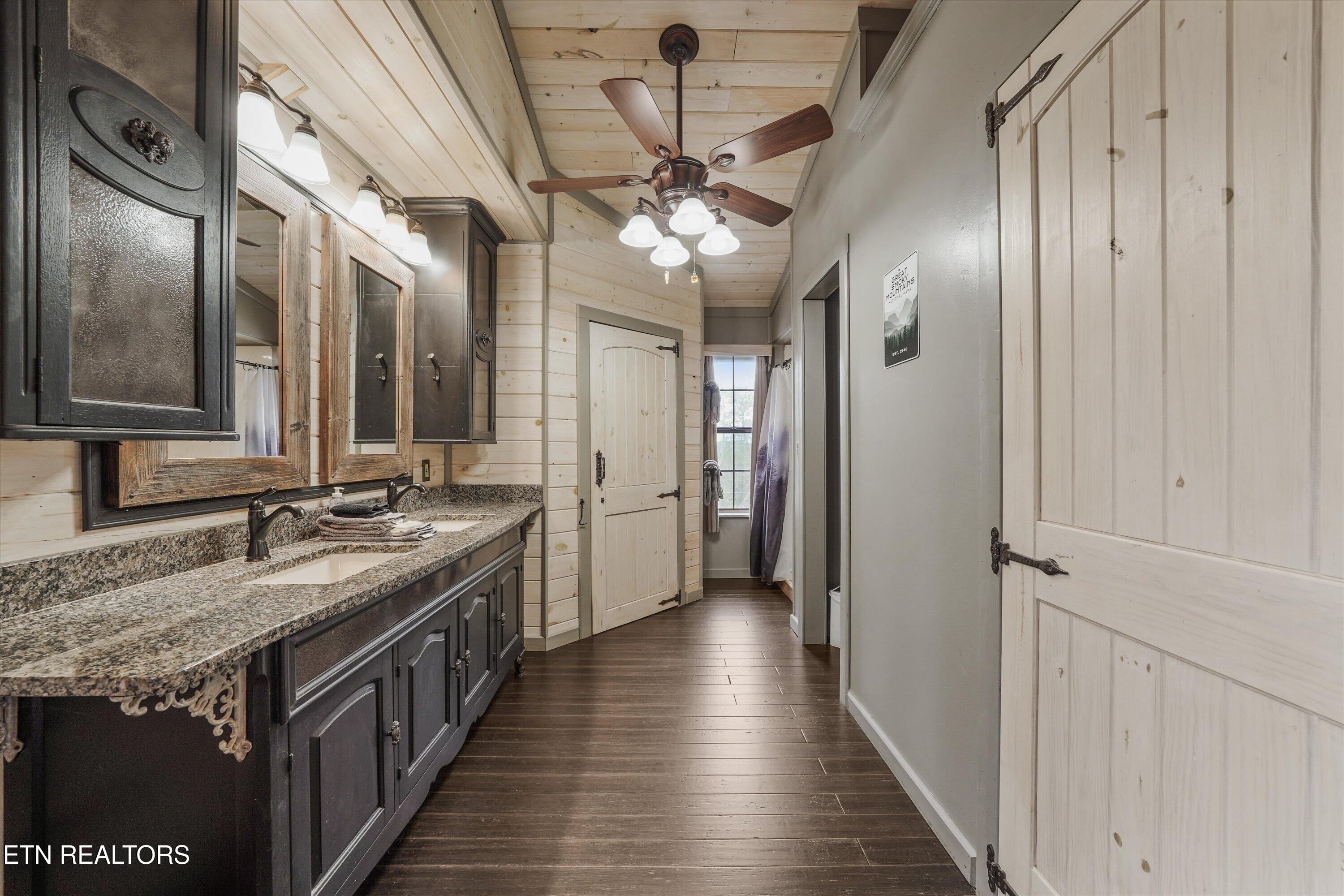 831 Lloyd Huskey Road Pigeon Forge TN 37863