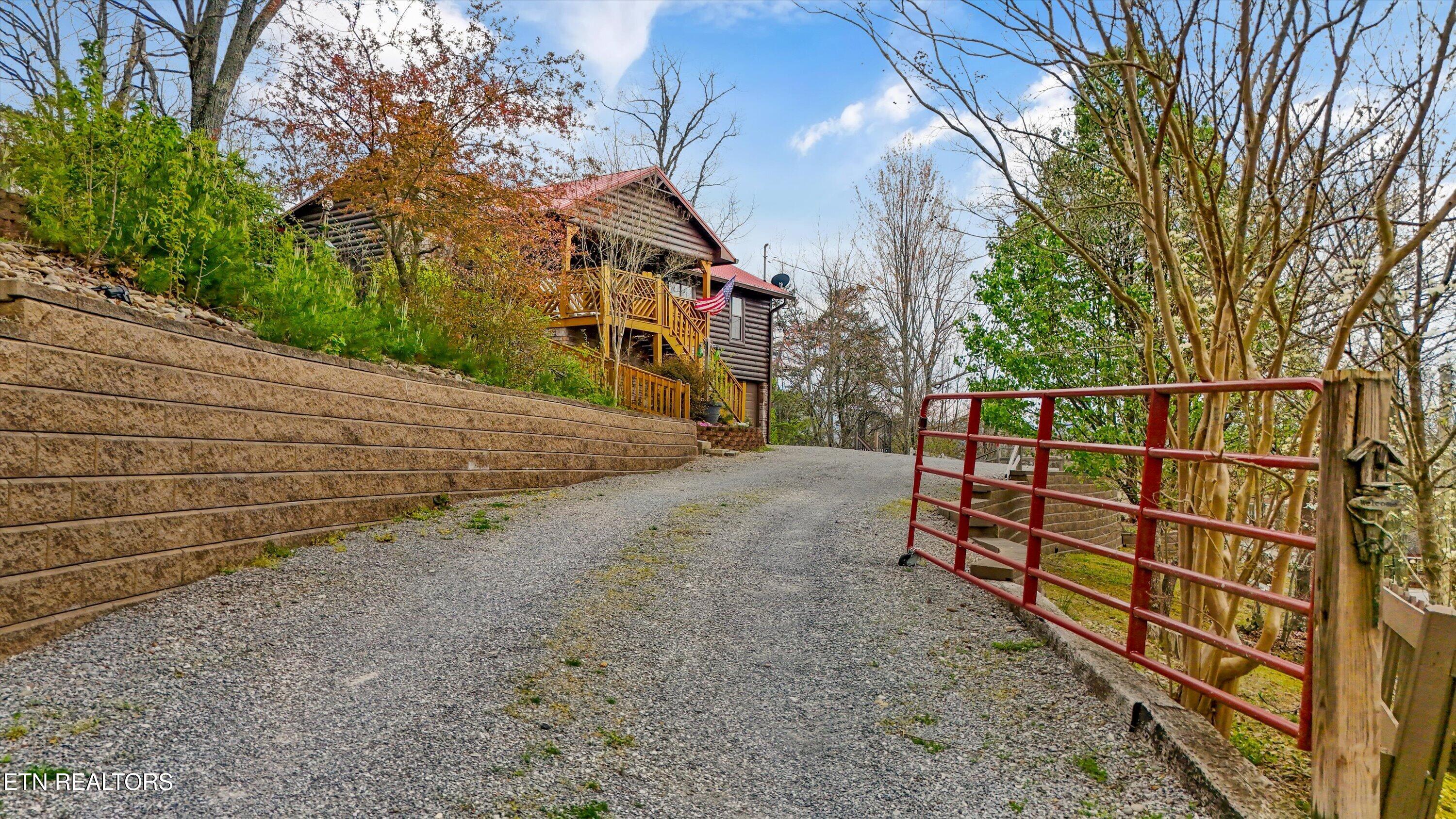 831 Lloyd Huskey Road Pigeon Forge TN 37863