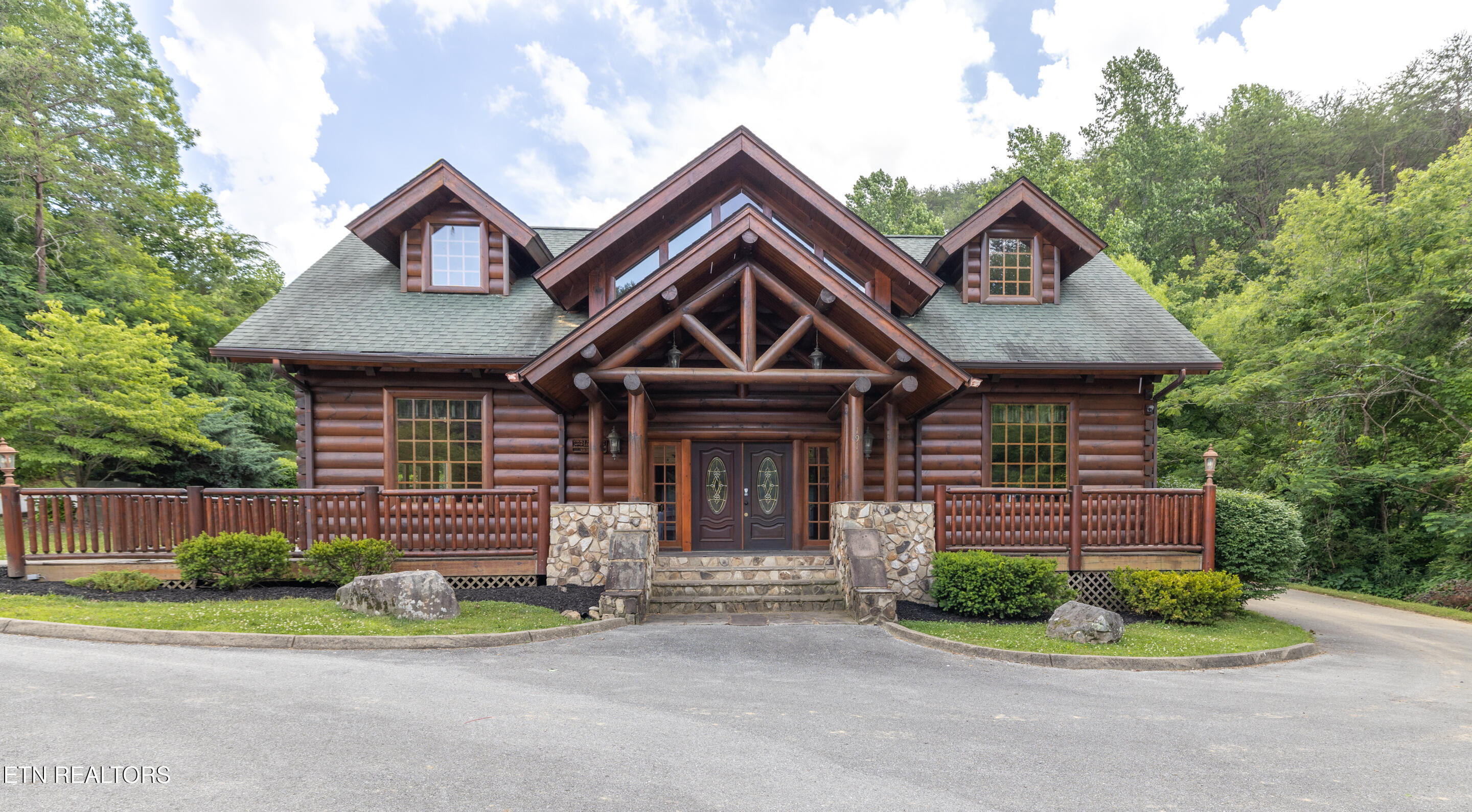 1109 Antelope Way Sevierville TN 37862